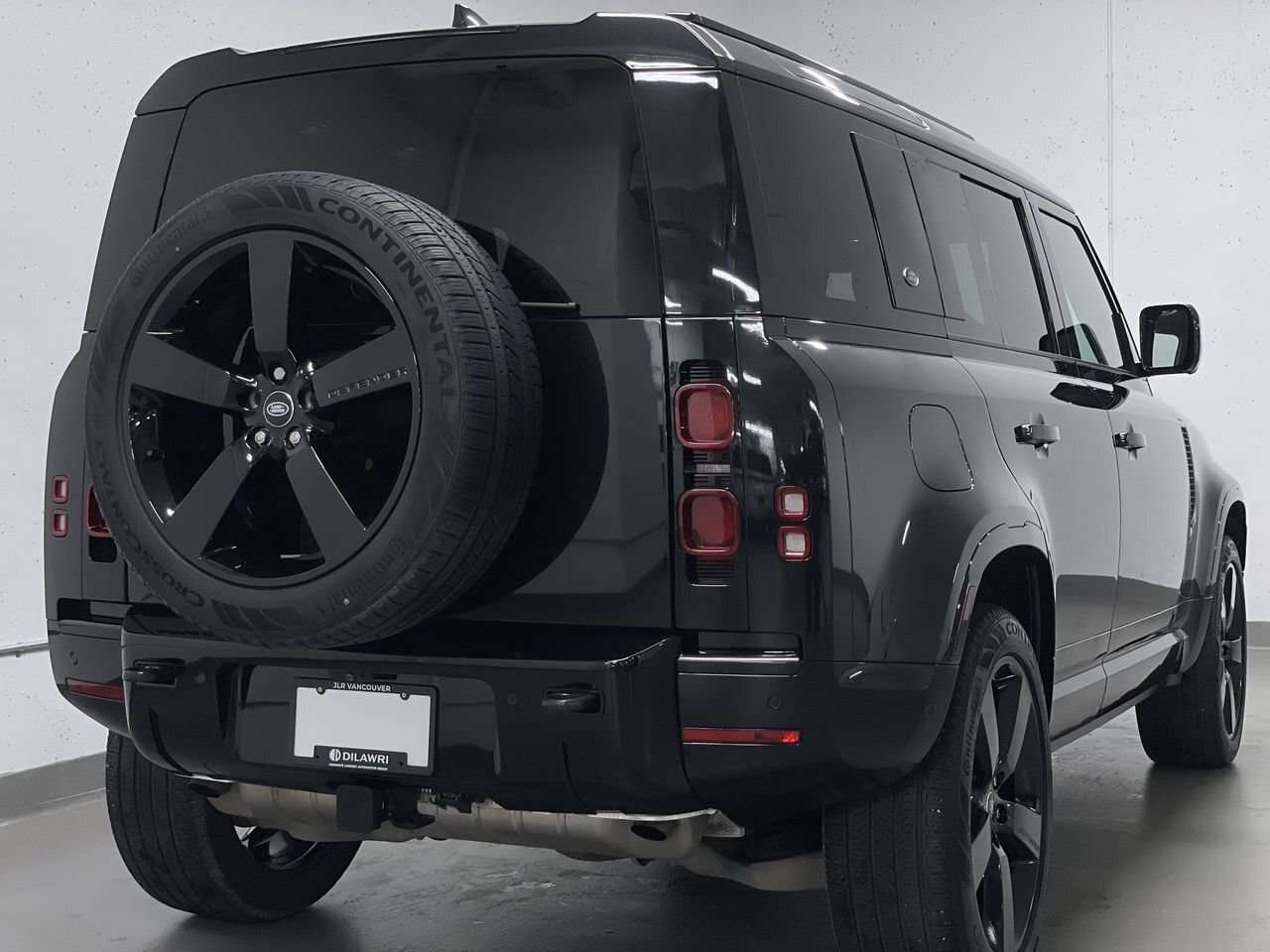 2024 Land Rover Defender 110 P400 X-Dynamic SE | 22" Wheels! Black Exterior thumb 13