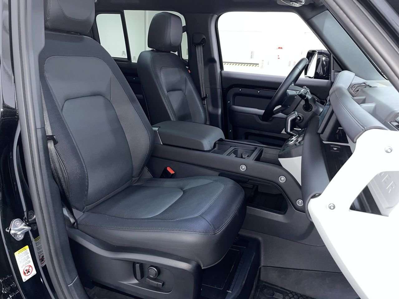 2024 Land Rover Defender 110 P400 X-Dynamic SE | 22" Wheels! Black Exterior thumb 33