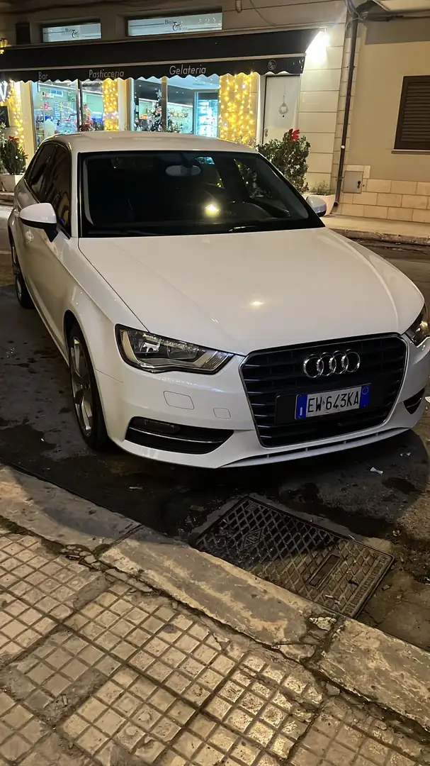 Audi A3 A3 III 2014 1.6 tdi Ambiente 110cv E6 Bianco - 1