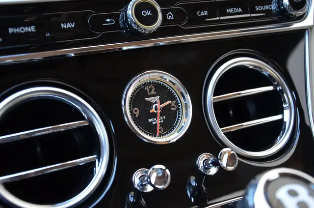 Bentley Continental GT W12 | 2.Besitz | Garantie 08/2027 | Rotating | TOP Ansicht 32