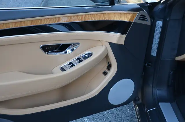 Bentley Continental GT W12 | 2.Besitz | Garantie 08/2027 | Rotating | TOP Ansicht 35