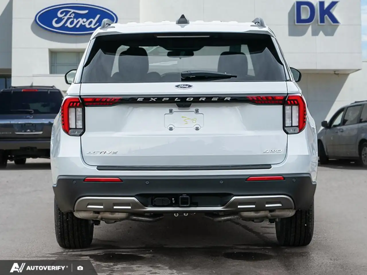 Ford Explorer снимка Ford Explorer