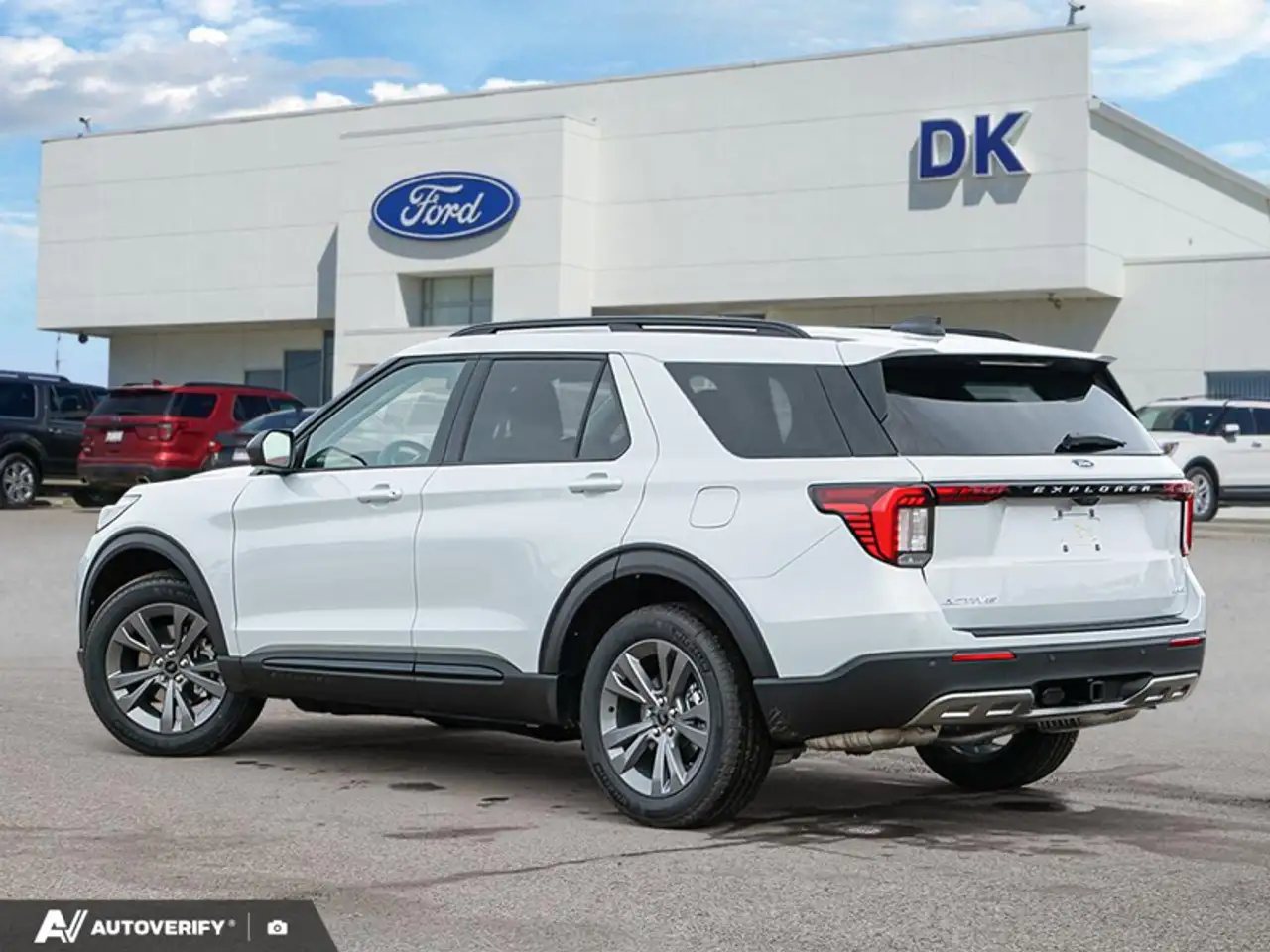 Ford Explorer снимка Ford Explorer