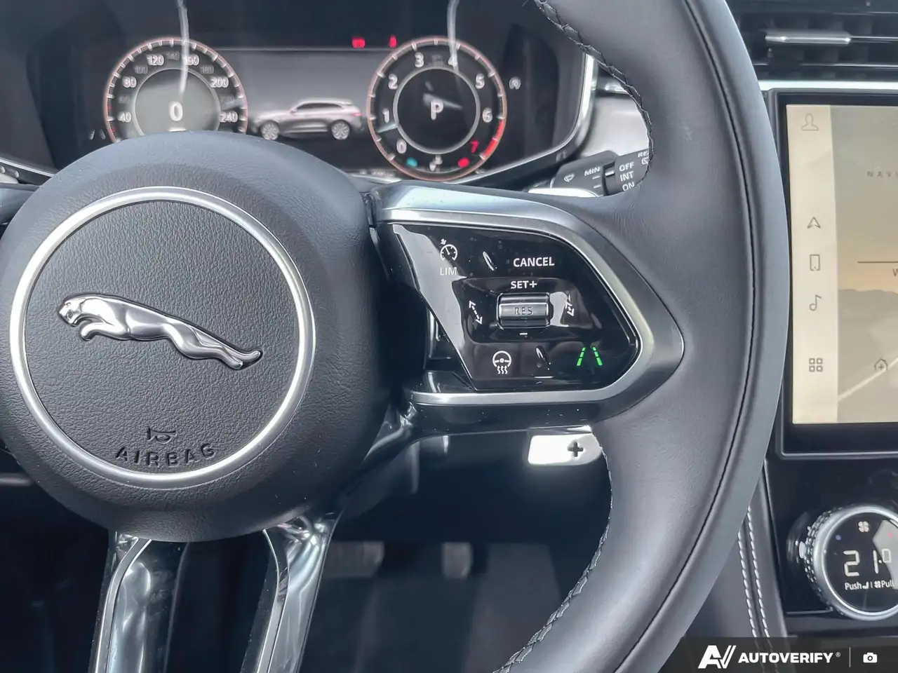 Jaguar F-Pace снимка Jaguar F-Pace