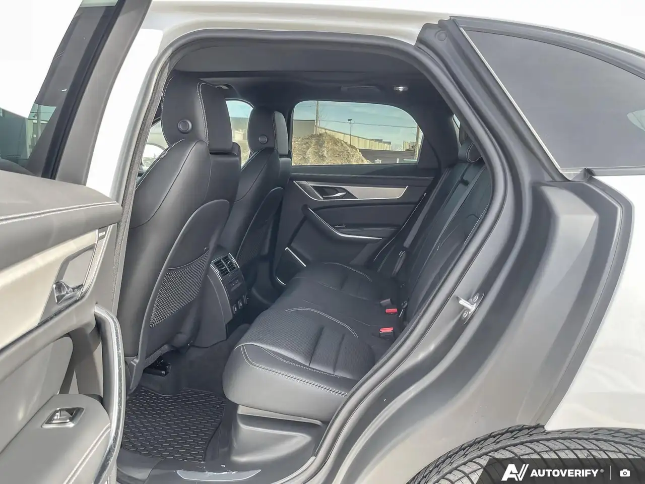 Jaguar F-Pace снимка Jaguar F-Pace