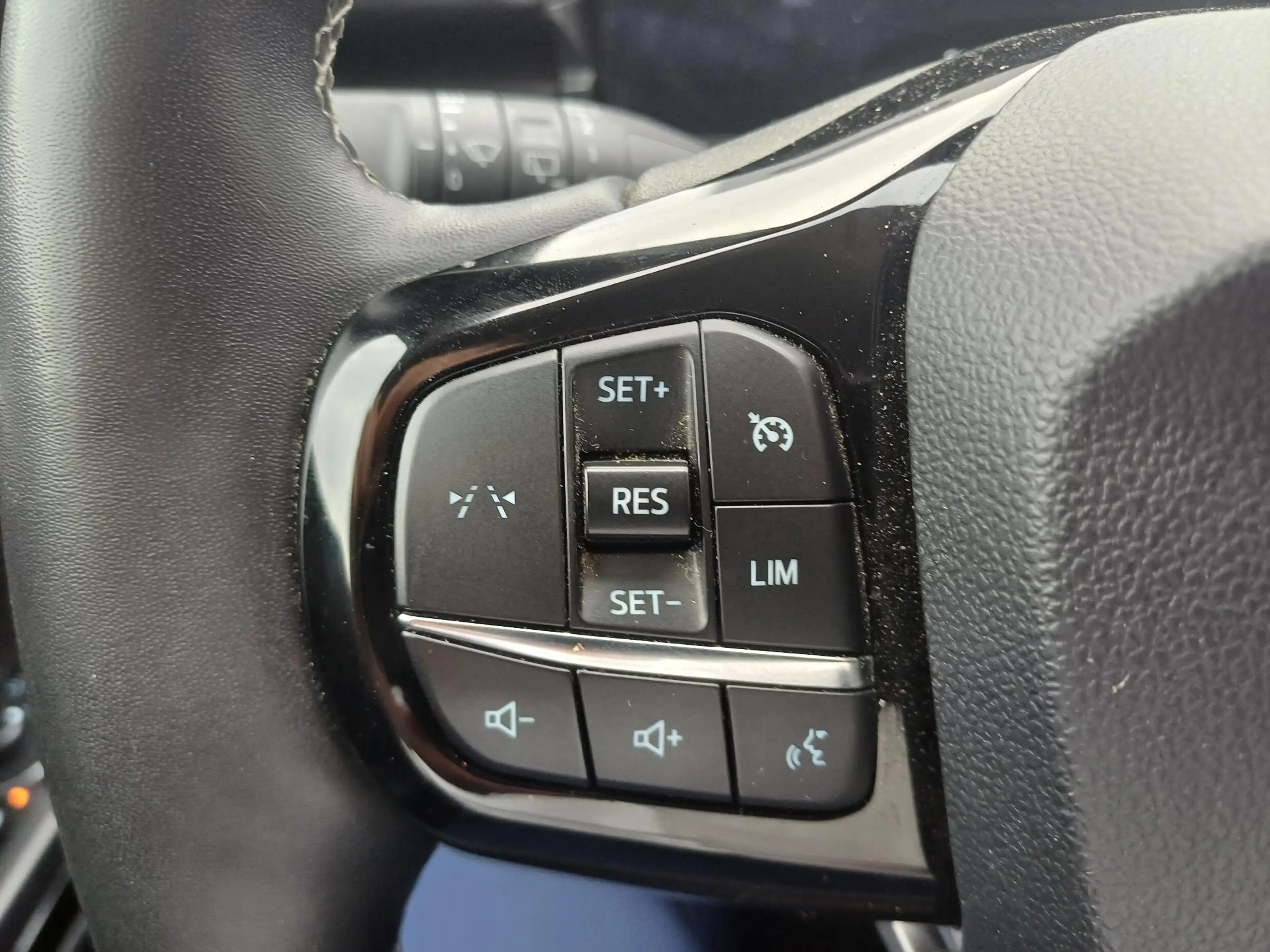 Ford Puma 1.0i Ecoboost mHEV 92kW Titanium — photo 10