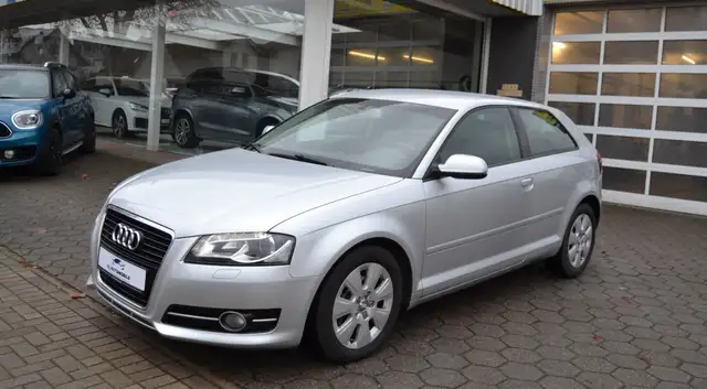 Audi A3 Attraction,Automatik,AHK, Bi-Xenon,Shz,PDC