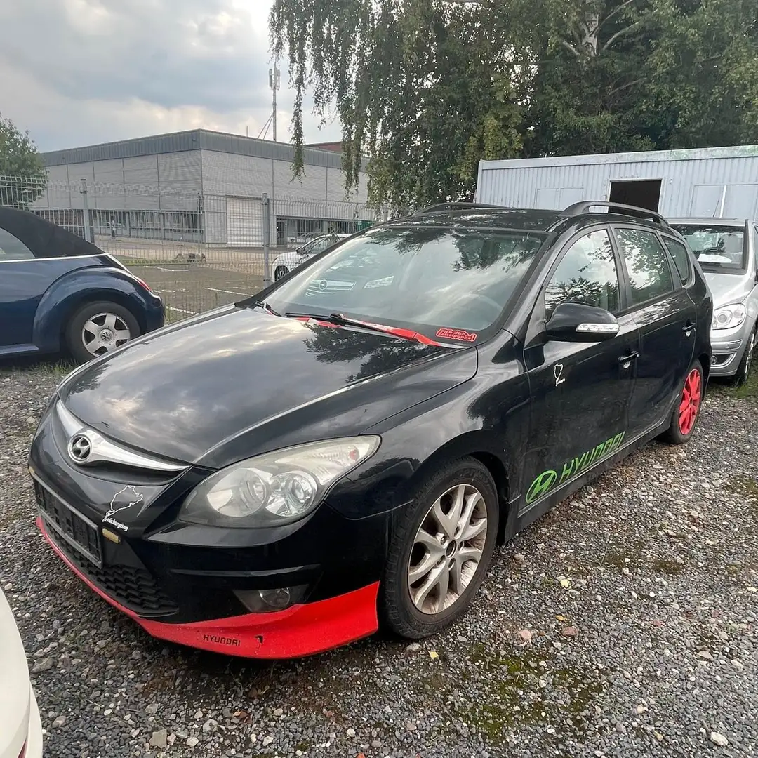 Hyundai i30 CW 1.6 CRDi 66 kW Classic Negro - 1