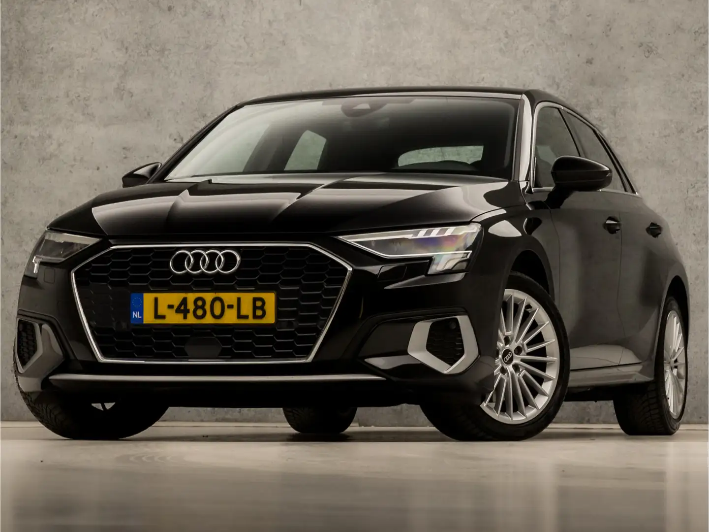 Audi A3 Sportback 30 TFSI Sportline Automaat (APPLE CARPLA Zwart - 1