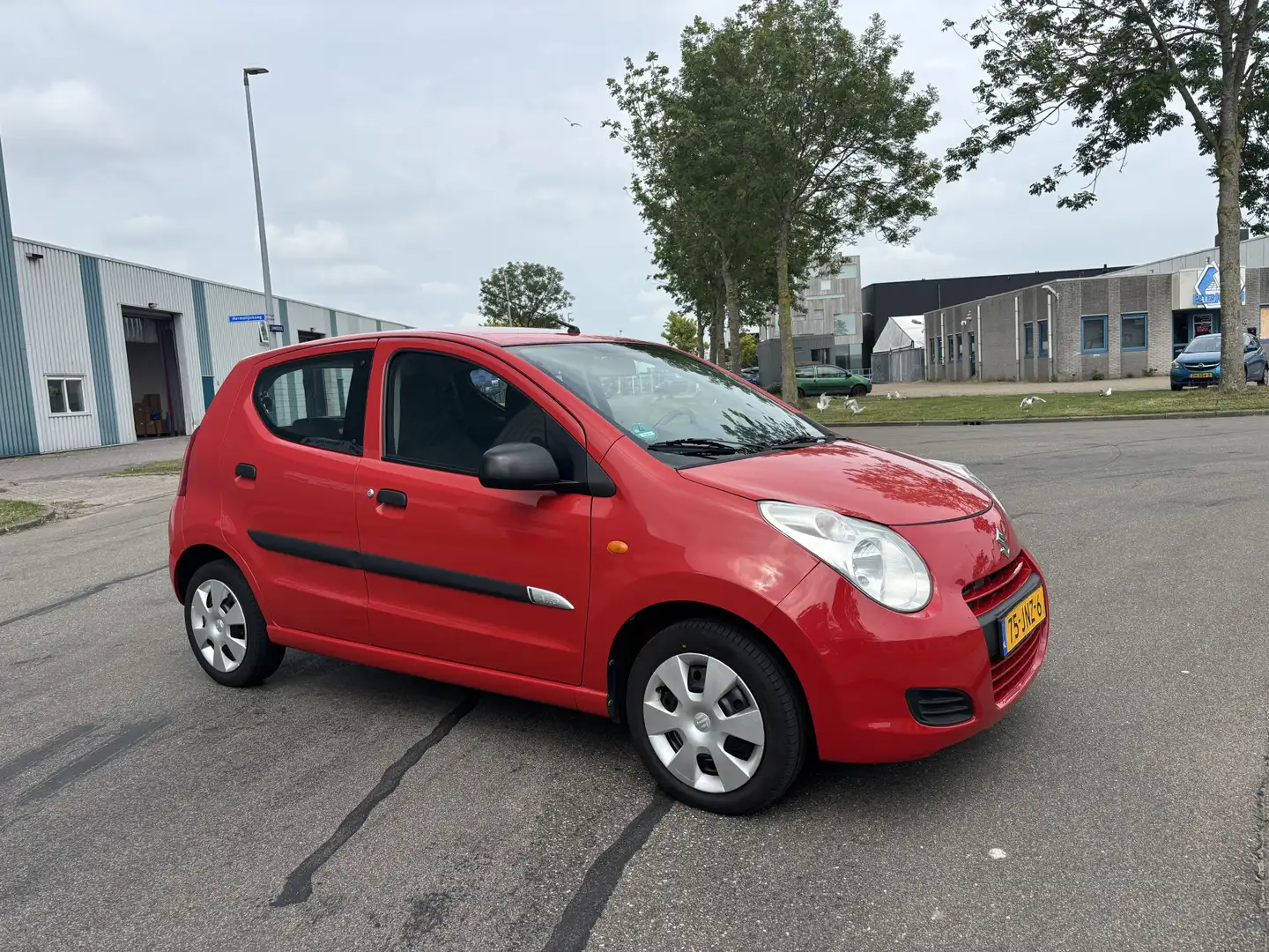 Suzuki Alto 1.0i Comfort 5-Deurs 68 PK. Zuinige en zeer betrou Rood - 2