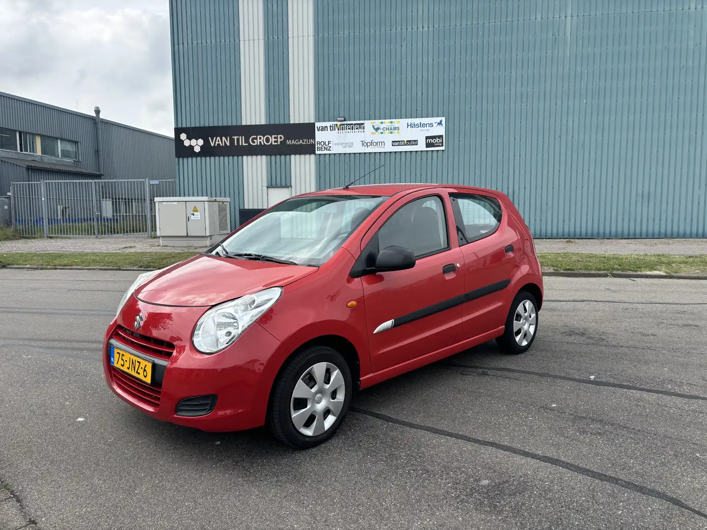 Suzuki Alto 1.0i Comfort 5-Deurs 68 PK. Zuinige en zeer betrou Rood - 1