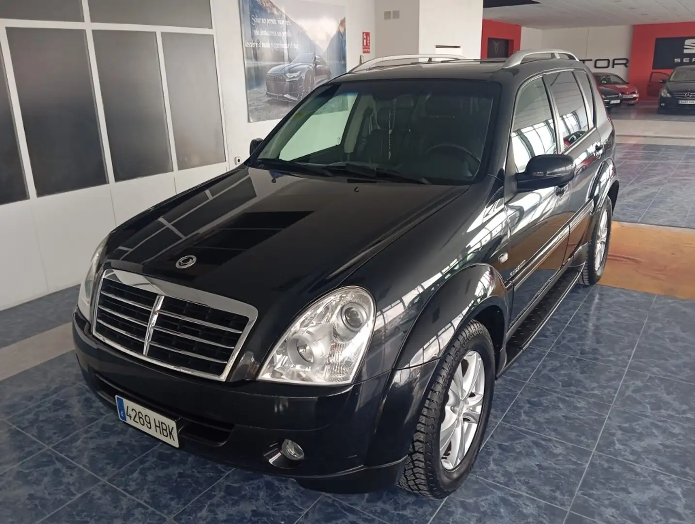 SsangYong Rexton 270XVT Premium Aut. Schwarz - 1