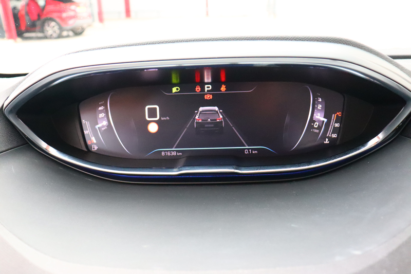 Peugeot 5008 1.2 PureTech Allure Pack Business O.a: PDC, Camera — photo 12
