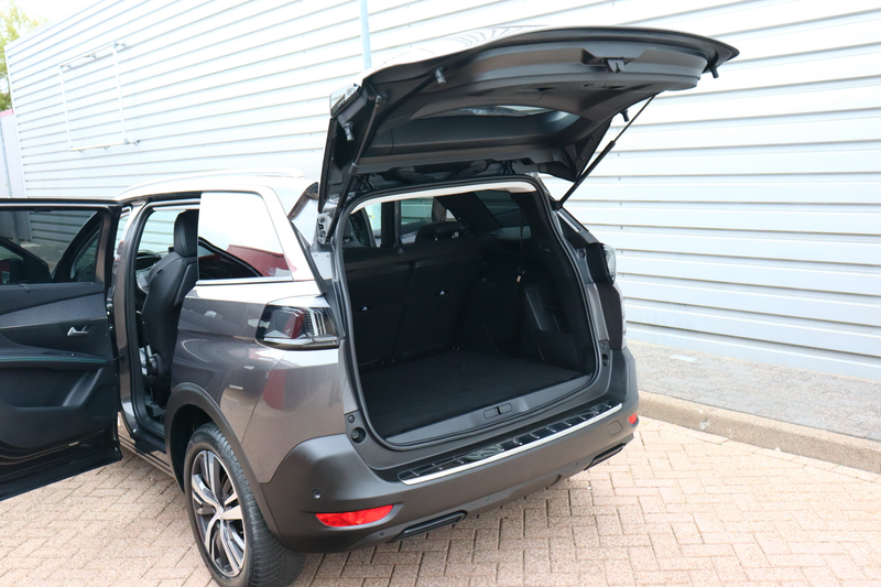 Peugeot 5008 1.2 PureTech Allure Pack Business O.a: PDC, Camera — photo 26