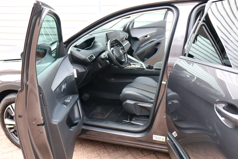 Peugeot 5008 1.2 PureTech Allure Pack Business O.a: PDC, Camera — photo 24