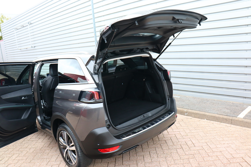 Peugeot 5008 1.2 PureTech Allure Pack Business O.a: PDC, Camera — photo 28