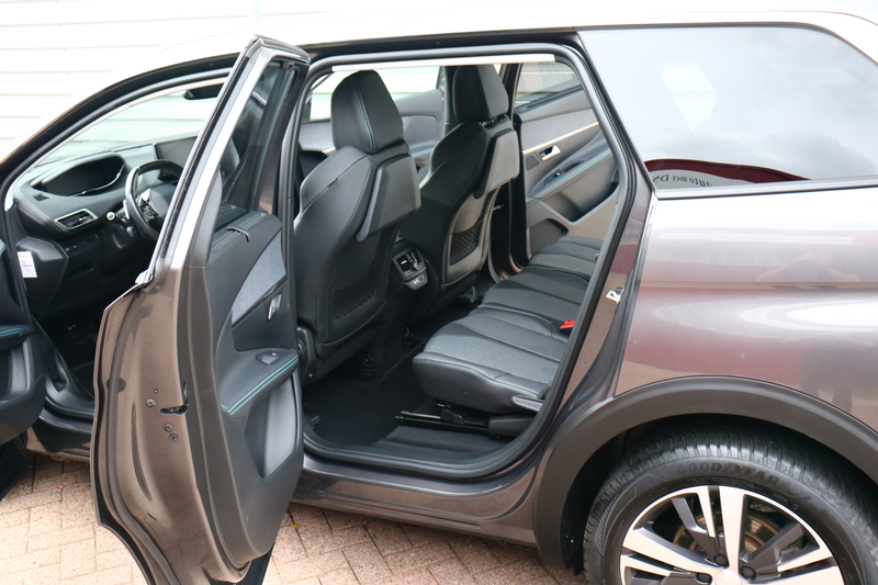 Peugeot 5008 1.2 PureTech Allure Pack Business O.a: PDC, Camera — photo 25