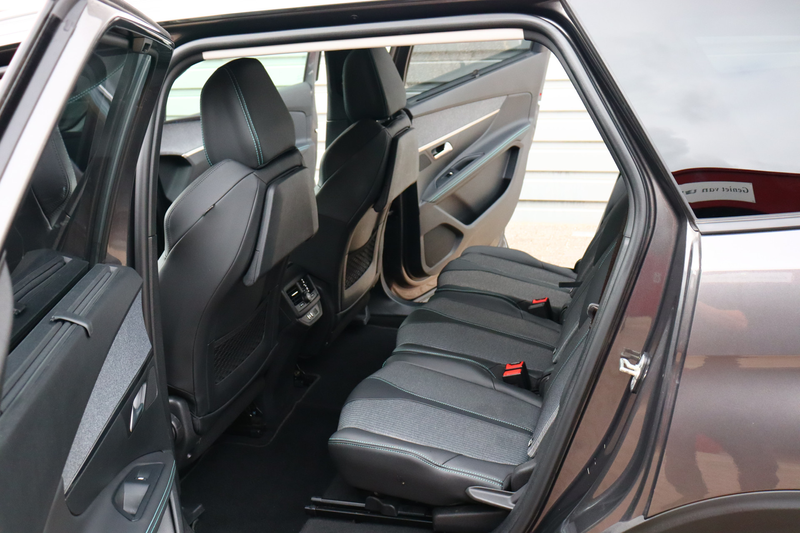 Peugeot 5008 1.2 PureTech Allure Pack Business O.a: PDC, Camera — photo 27