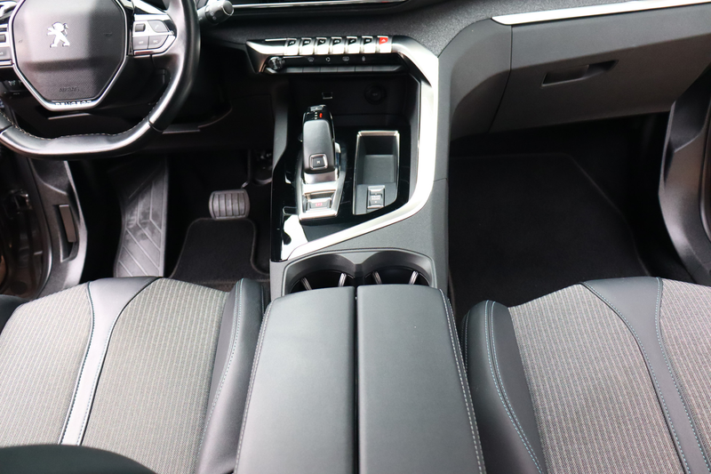 Peugeot 5008 1.2 PureTech Allure Pack Business O.a: PDC, Camera — photo 29