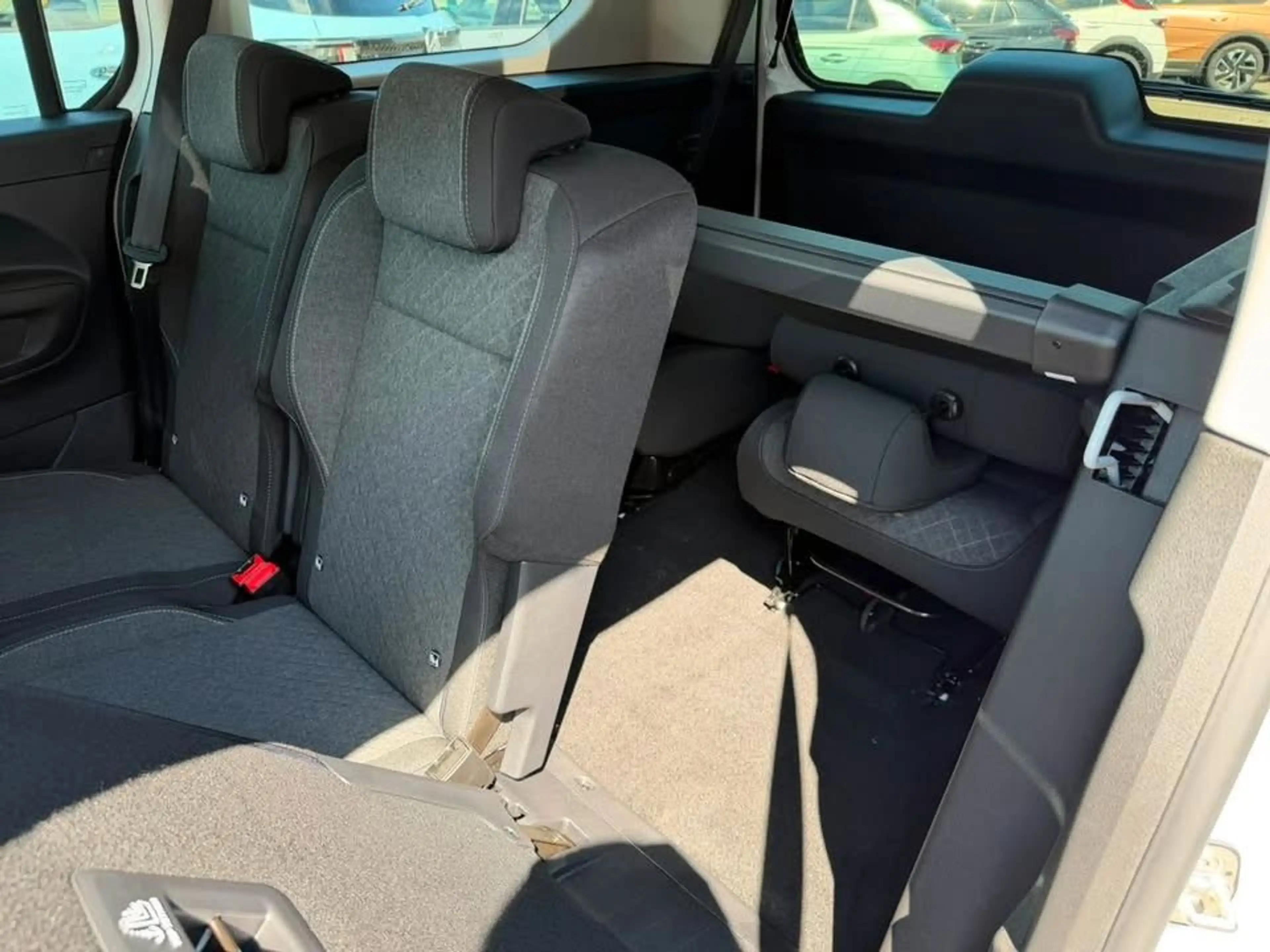 Opel Combo Life Combo XL Edition 1.5 Diesel AT8 *CONNECT-PAKET* — photo 9