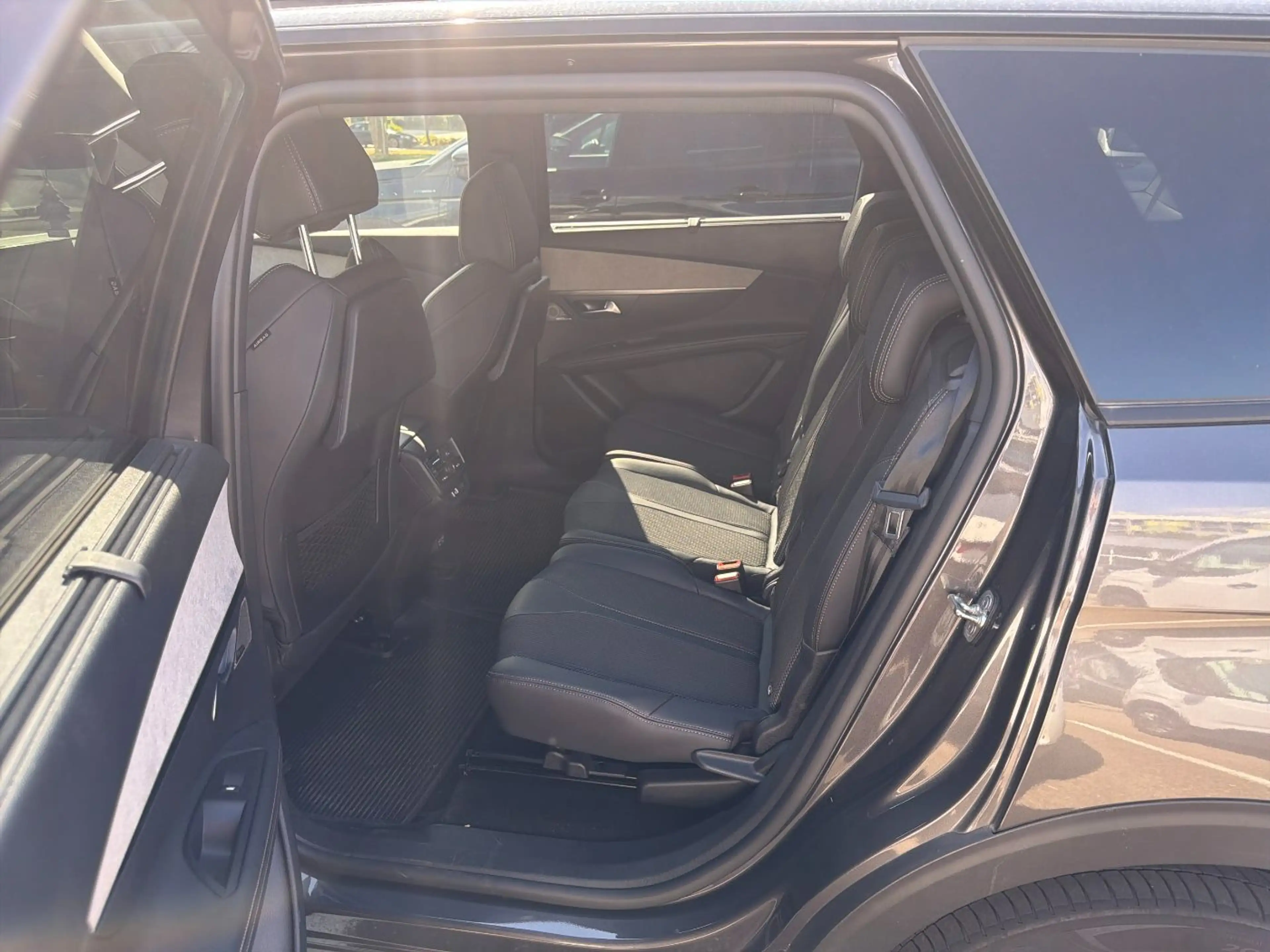 Peugeot 5008 GT 7-Sitzer ACC+LED+Navi+SHZ+Kam. — photo 11