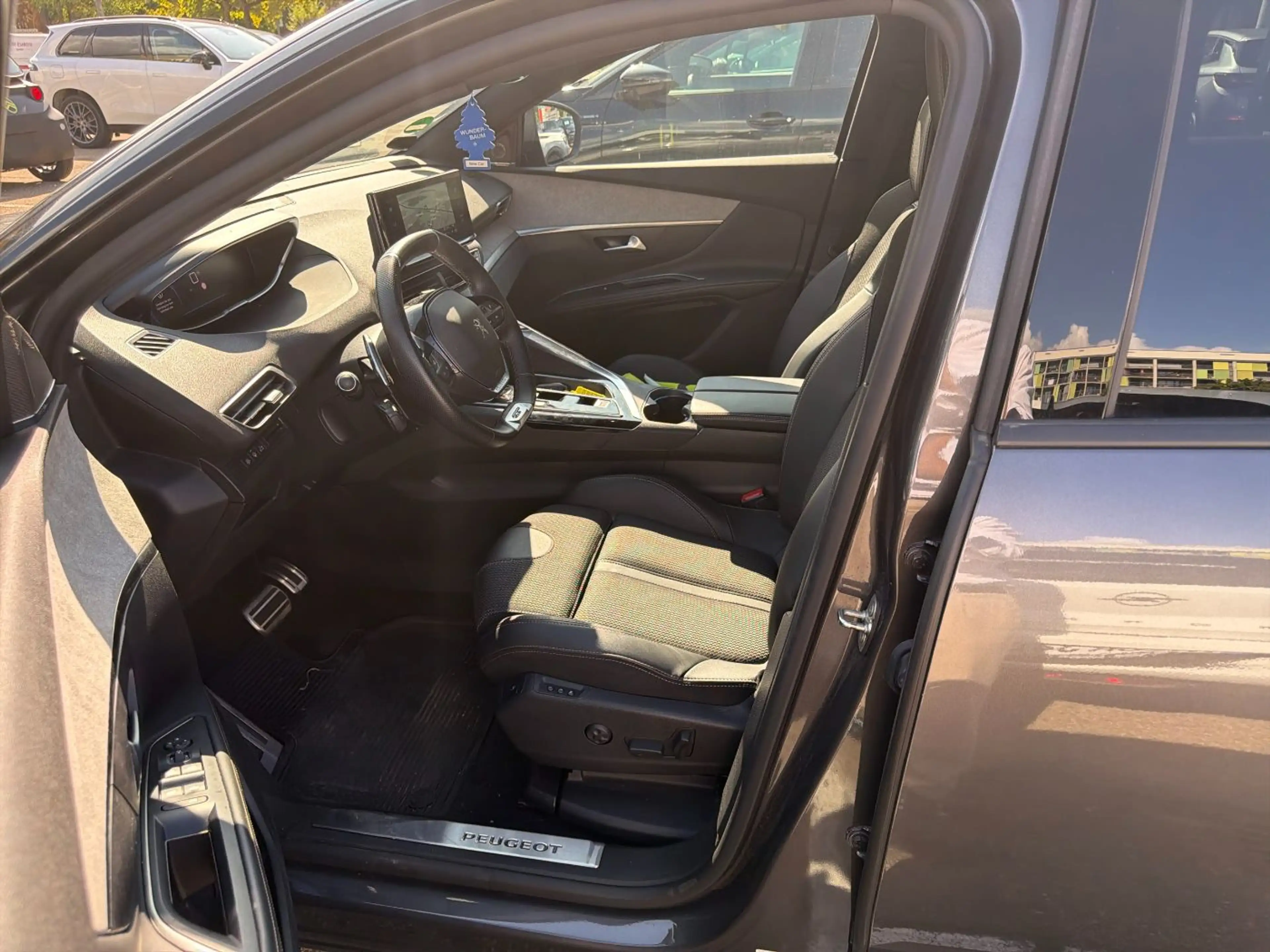 Peugeot 5008 GT 7-Sitzer ACC+LED+Navi+SHZ+Kam. — photo 7