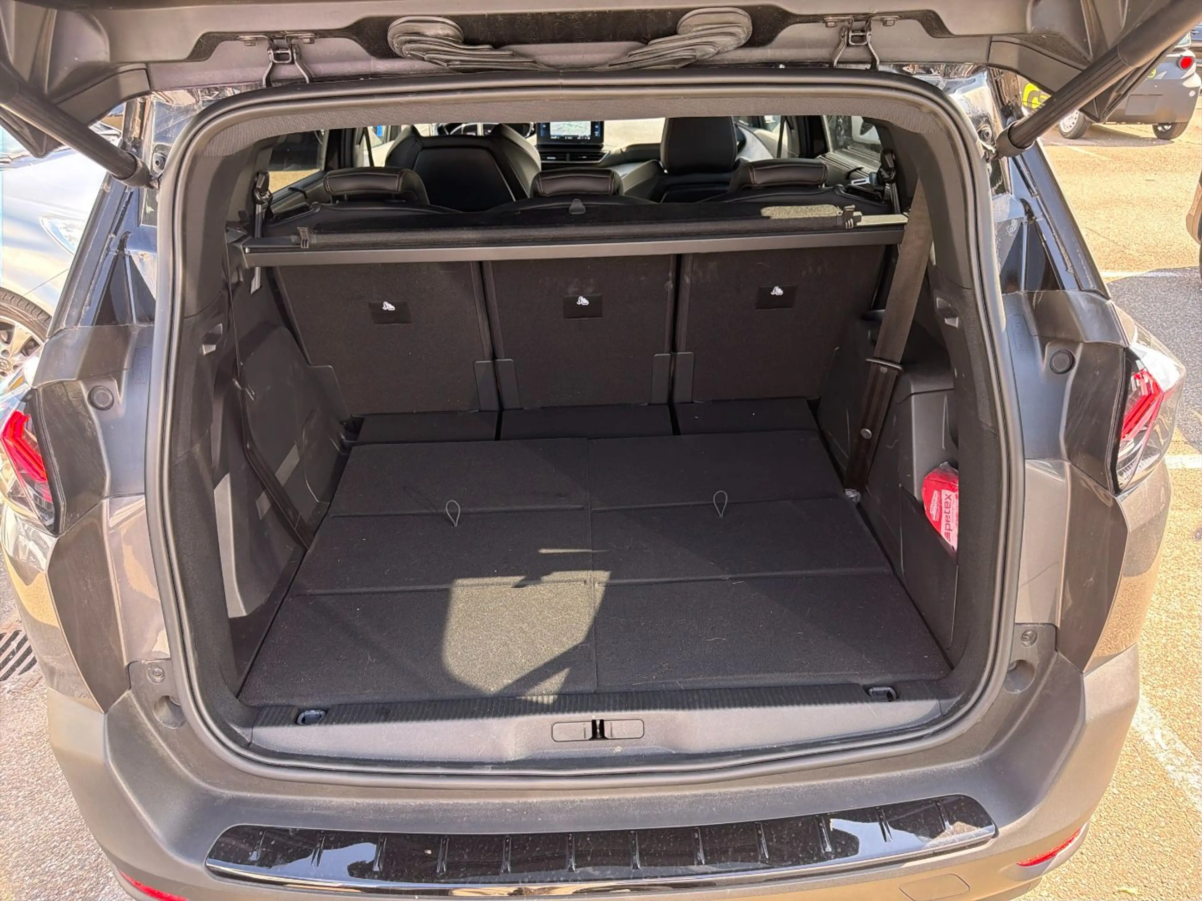 Peugeot 5008 GT 7-Sitzer ACC+LED+Navi+SHZ+Kam. — photo 12