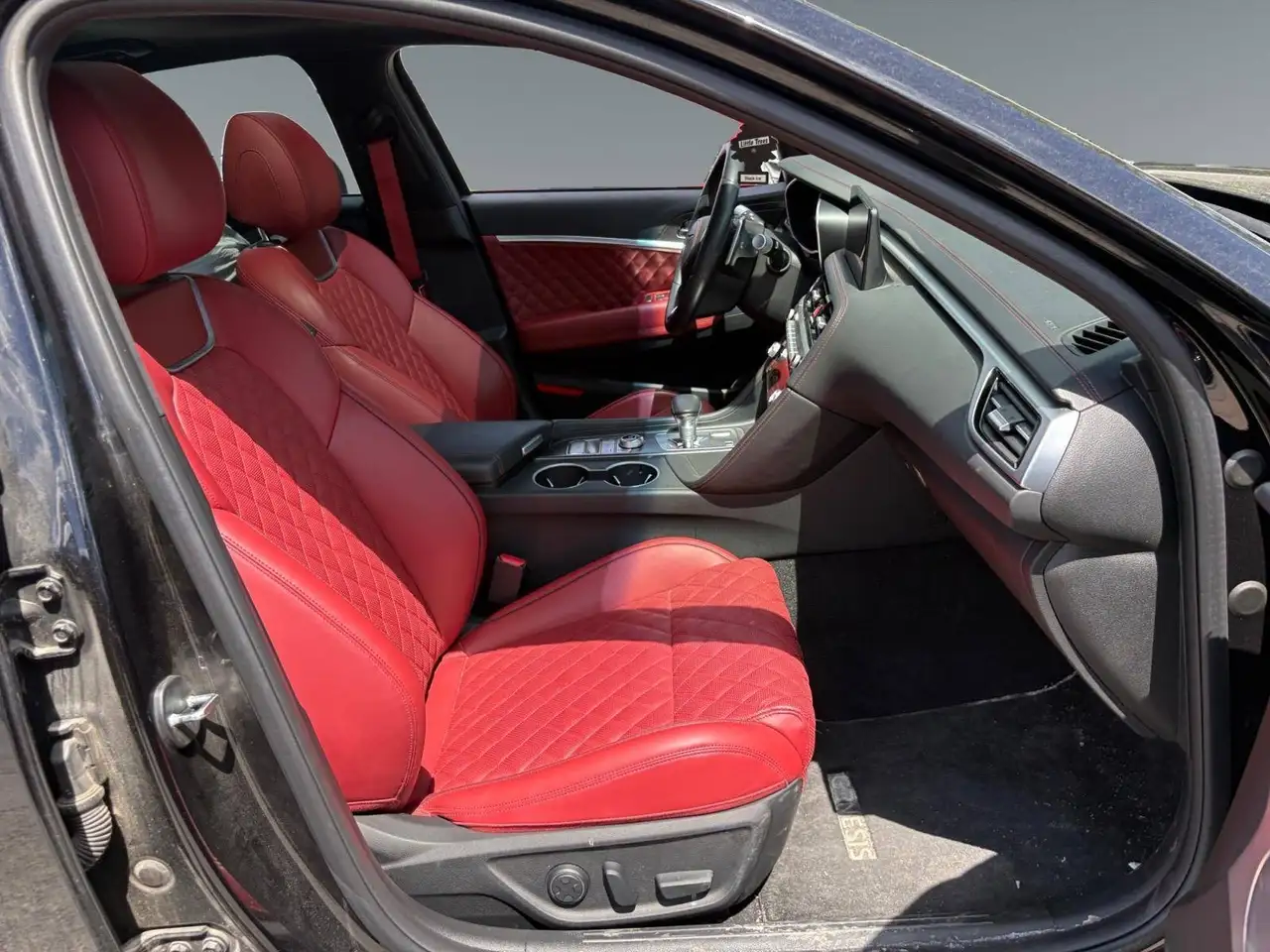 Genesis G70 снимка Genesis G70