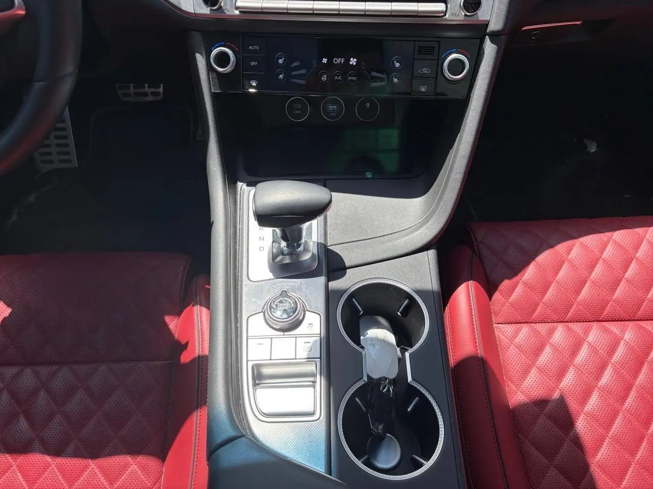 Genesis G70 снимка Genesis G70