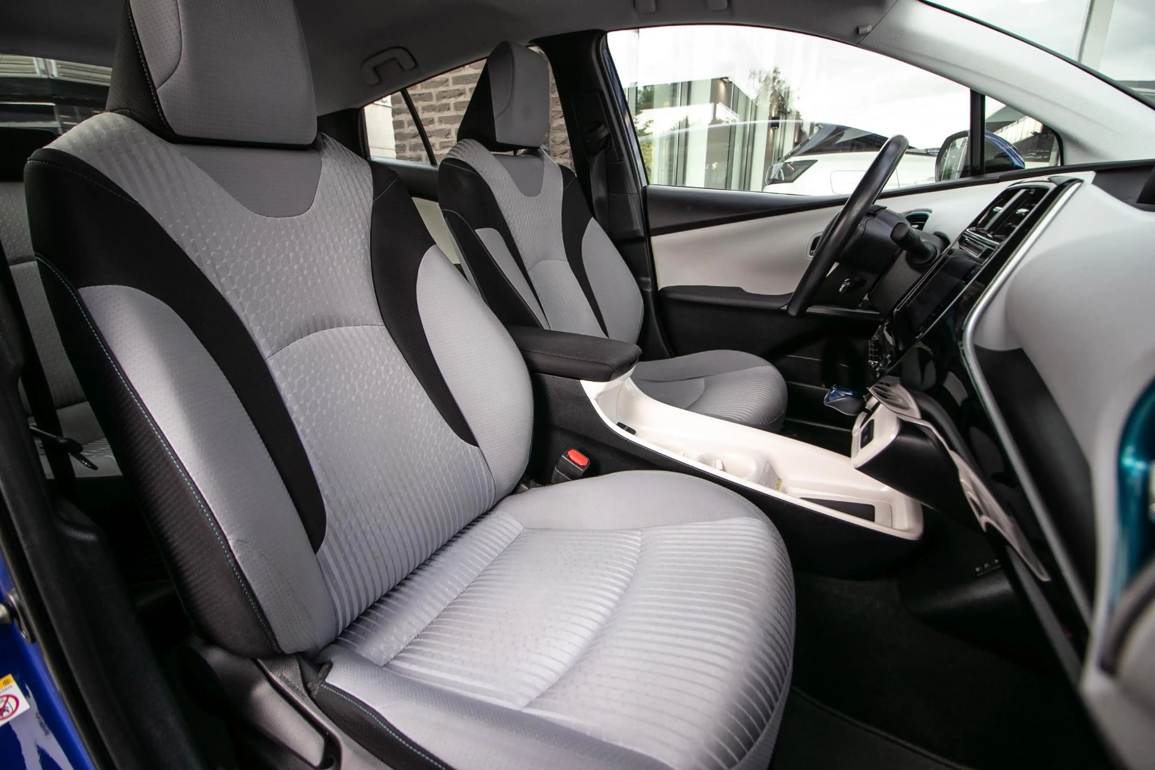 Toyota Prius 1.8 Black Edition | Adapt Cruise | Camera | Dealer — photo 5