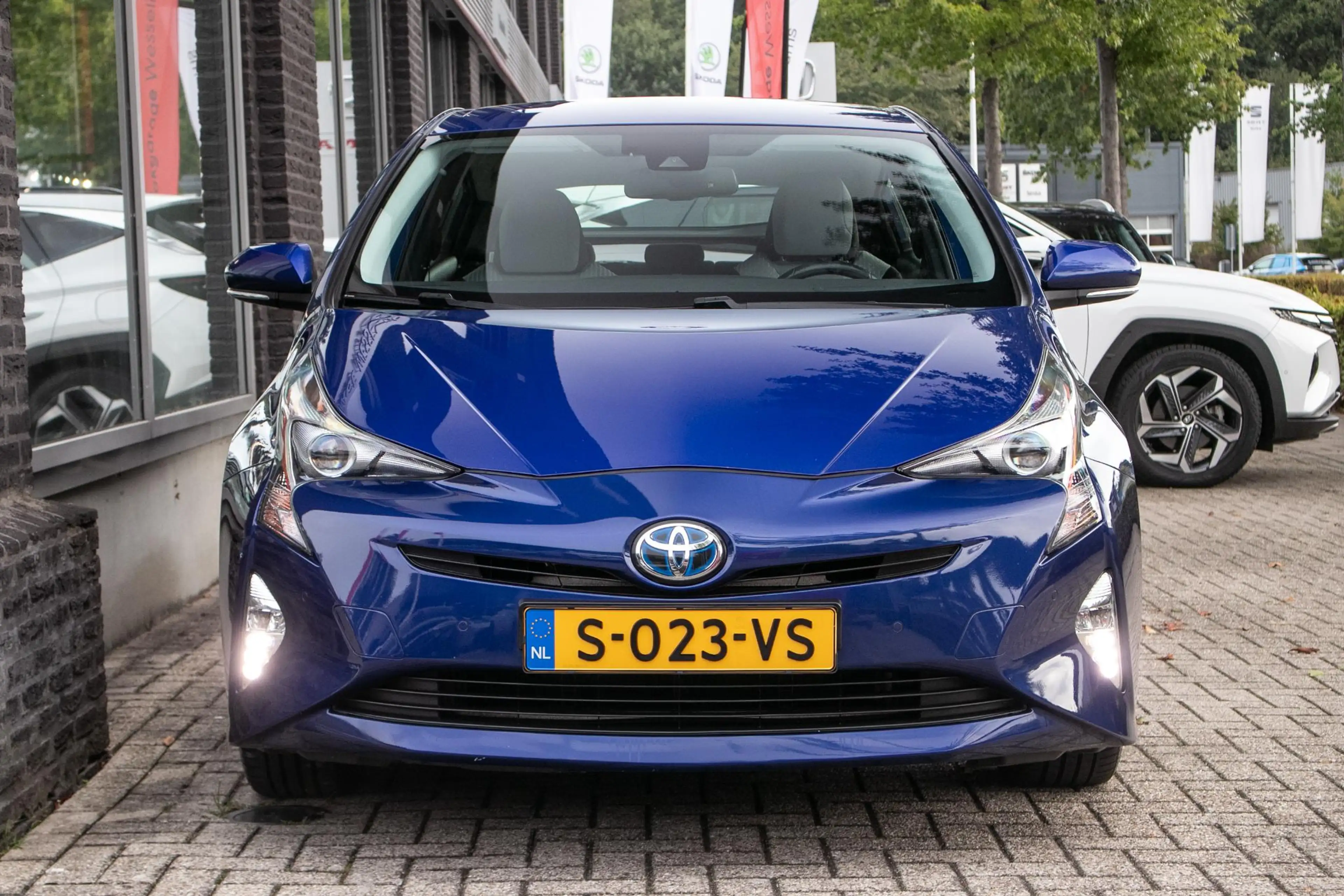 Toyota Prius 1.8 Black Edition | Adapt Cruise | Camera | Dealer — photo 9