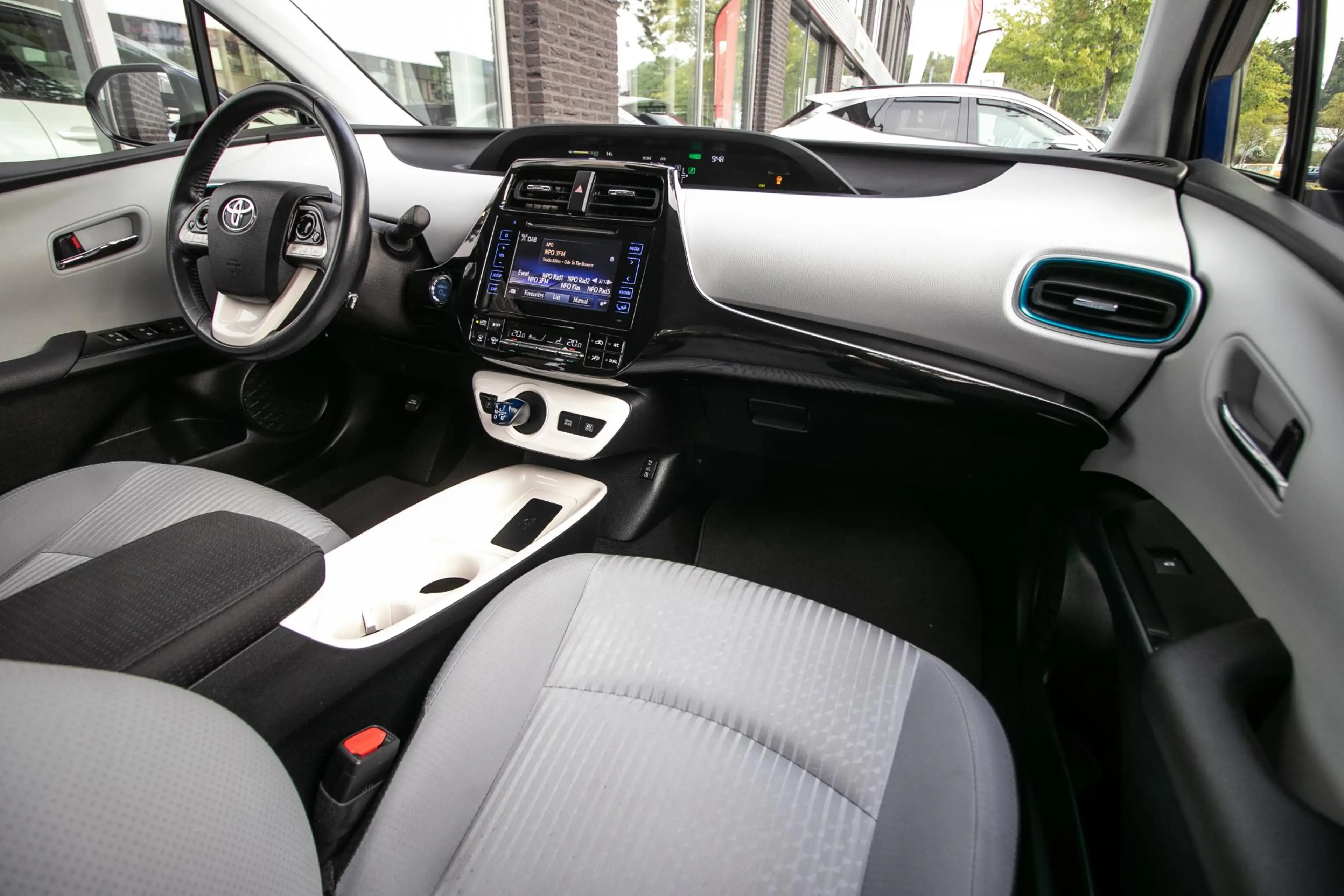 Toyota Prius 1.8 Black Edition | Adapt Cruise | Camera | Dealer — photo 3