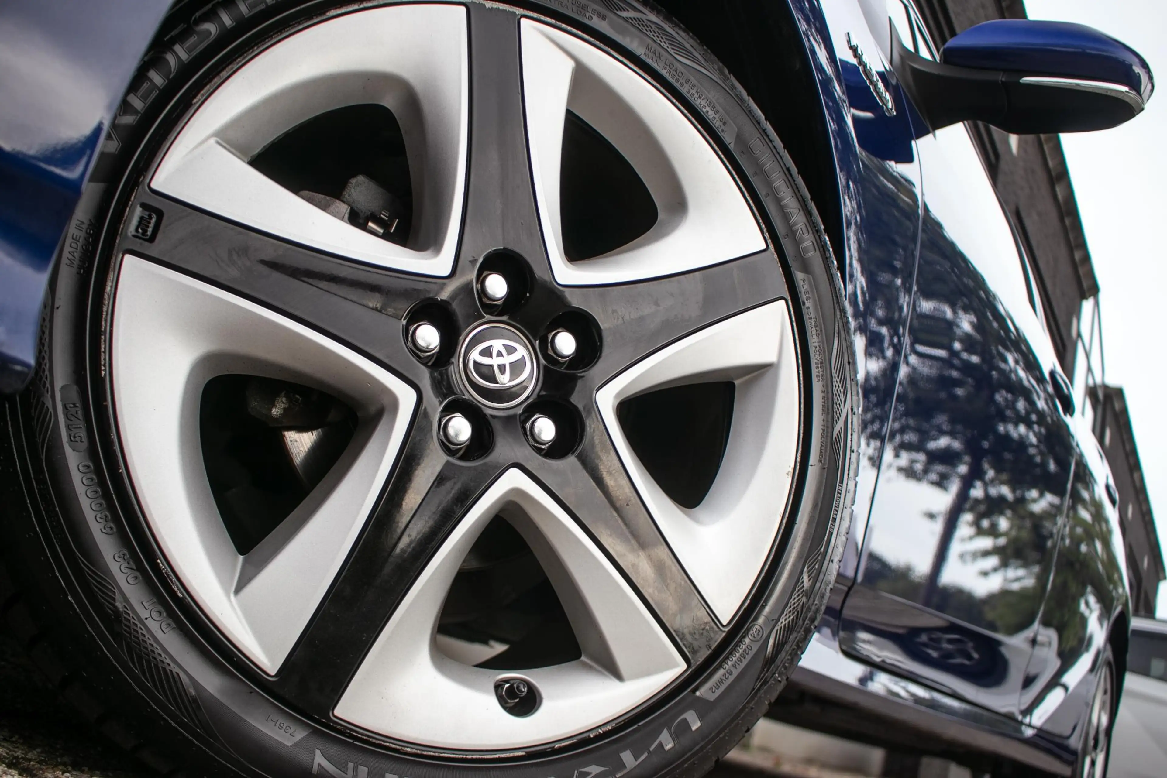 Toyota Prius 1.8 Black Edition | Adapt Cruise | Camera | Dealer — photo 13