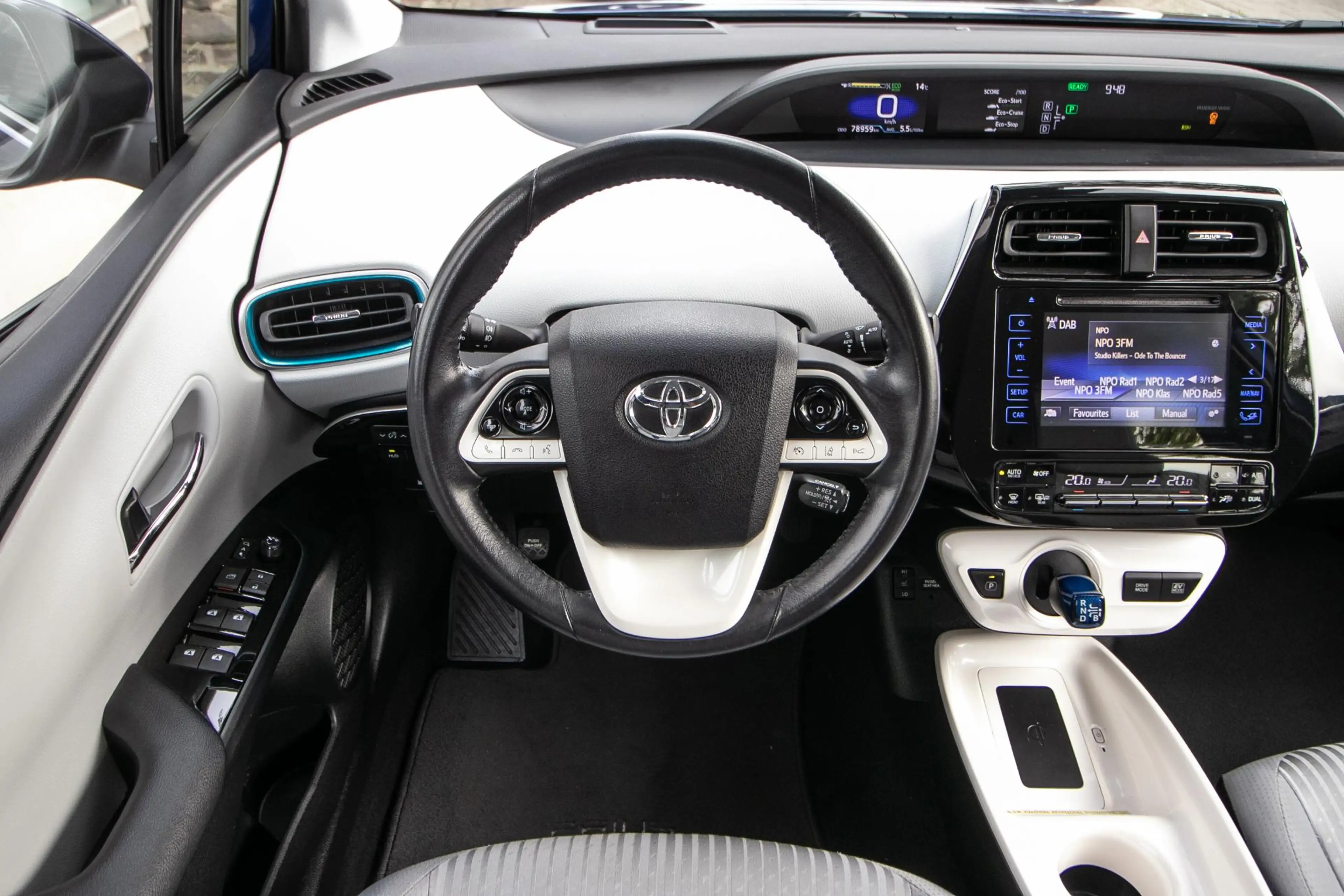 Toyota Prius 1.8 Black Edition | Adapt Cruise | Camera | Dealer — photo 15