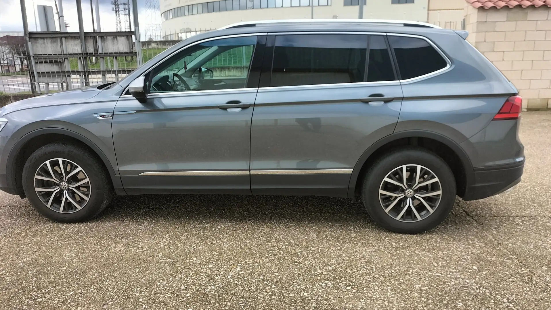 Volkswagen Tiguan Allspace 2.0TDI Sport 4M DSG 140kW - 2