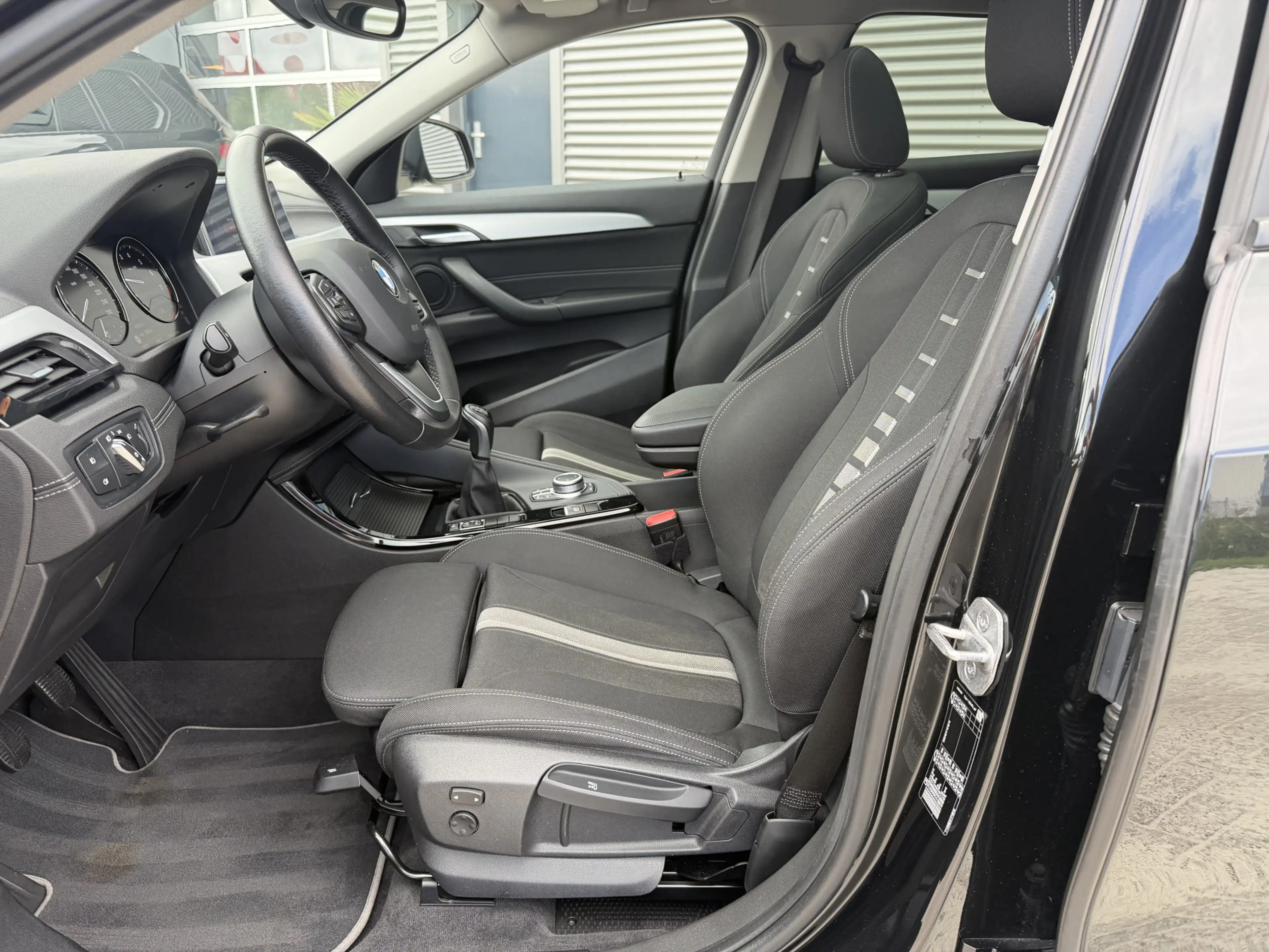 BMW X2 sDrive18i High Executive Edition LED Panoramadak — photo 29