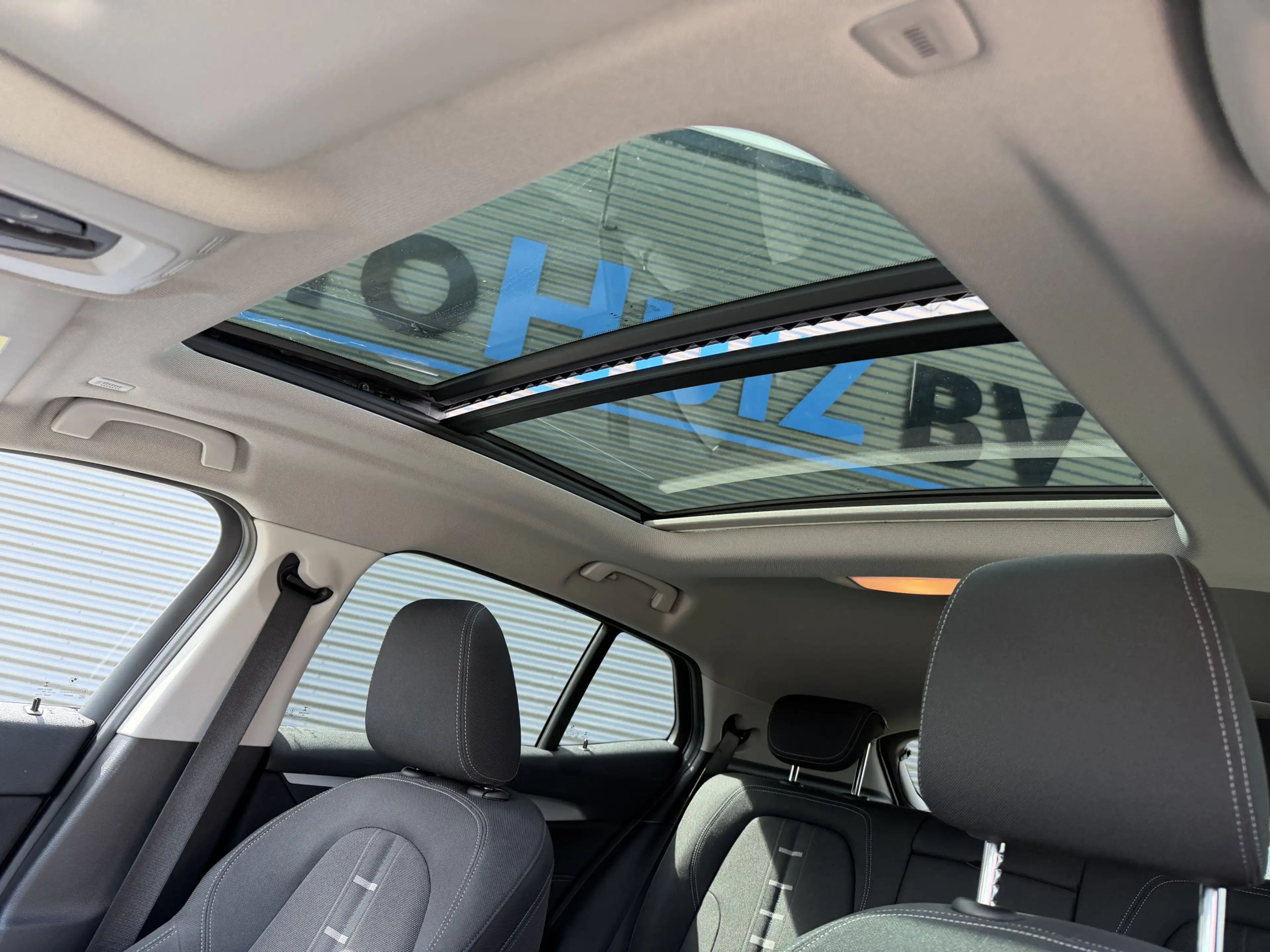 BMW X2 sDrive18i High Executive Edition LED Panoramadak — photo 35