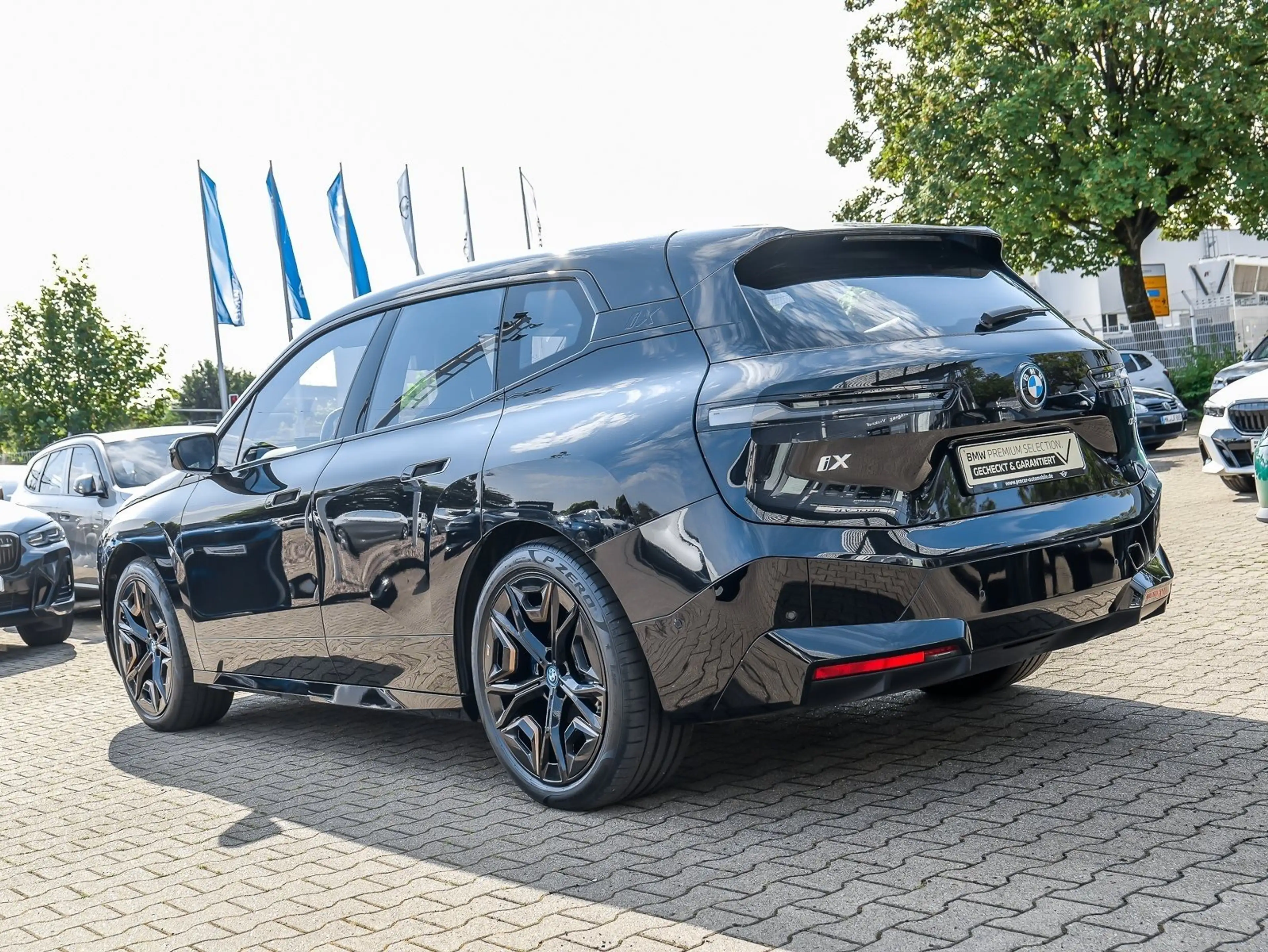 BMW iX xDrive40 M Sport HUD+Skylounge+Laser+ACC+H/K+AHK+M — photo 7