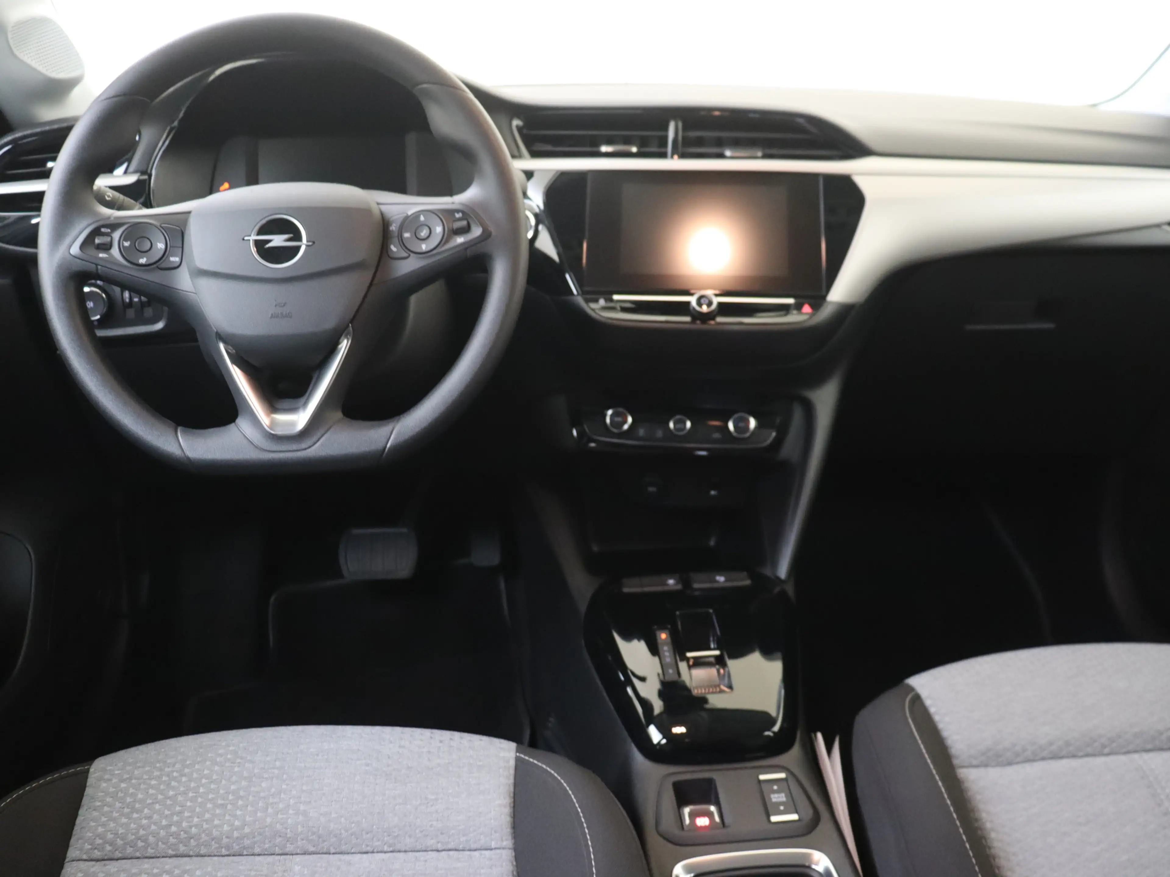 Opel Corsa-e Electric Edition 50 kWh 136PK Parkeerhulp | Apple — photo 5