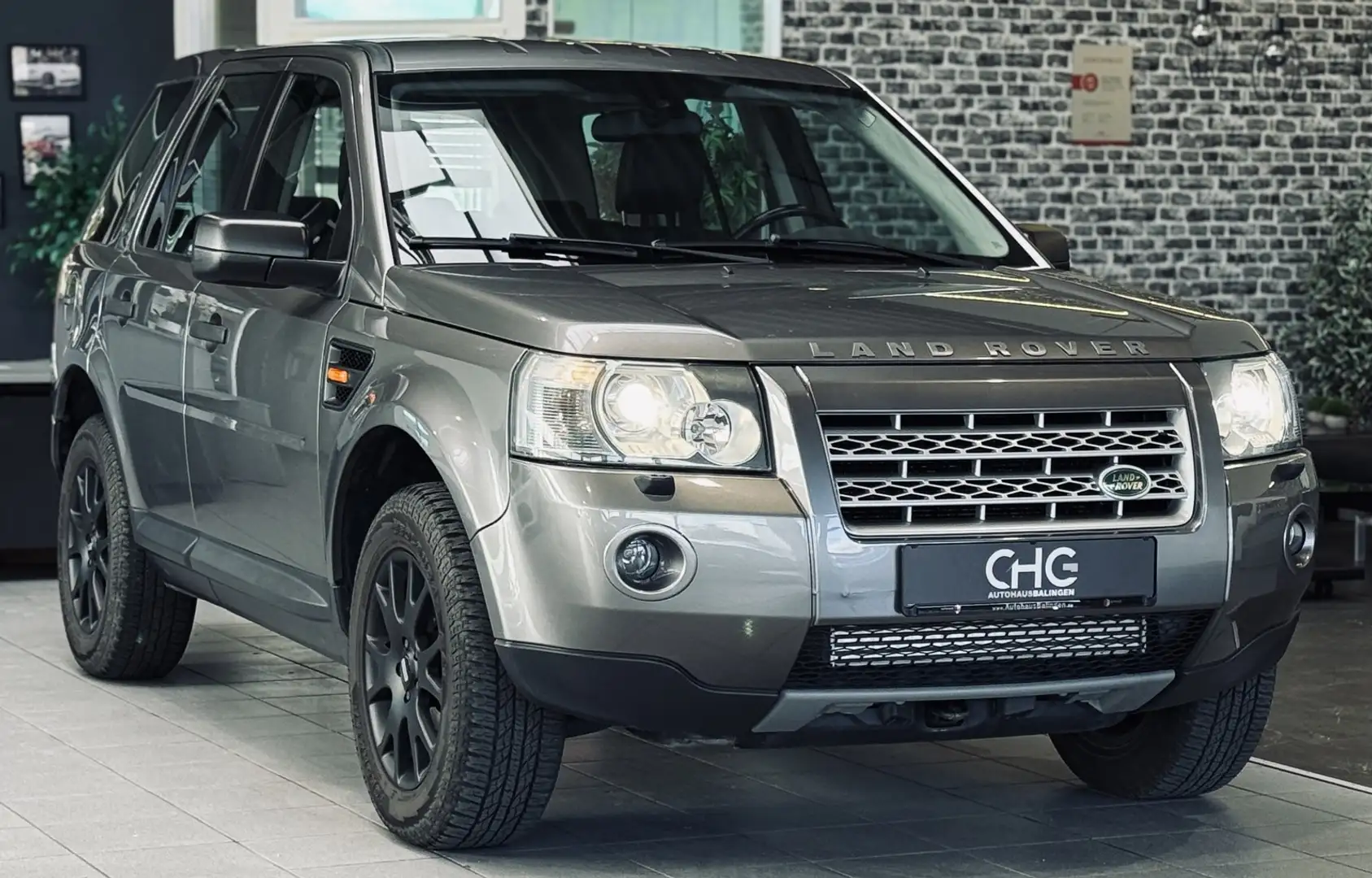 Land Rover Freelander 2 E TD4 Automatik |PDC|AHK|Leder| Grau - 1