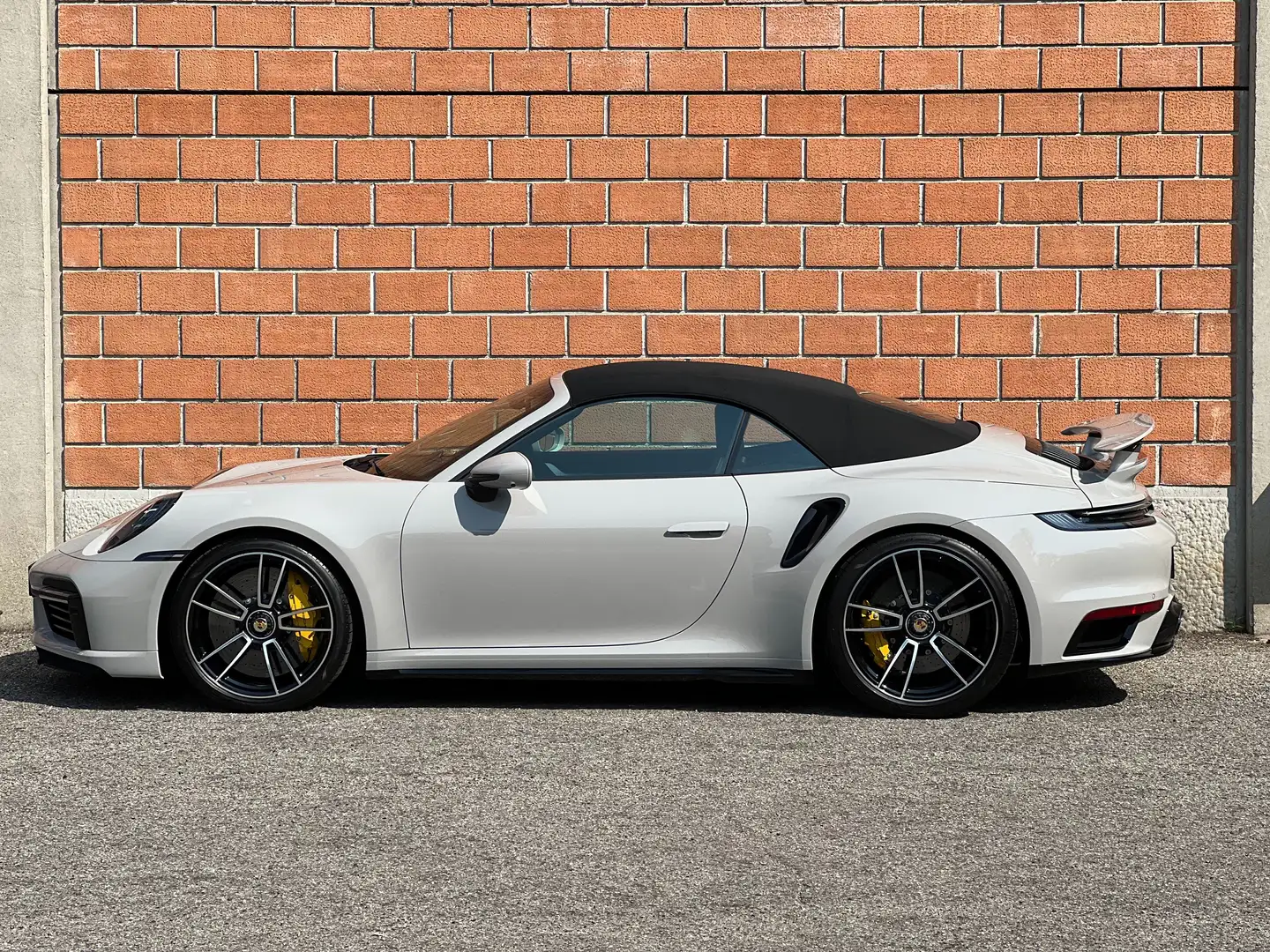 Porsche 992 Carrera 911/992 Cabrio 3.7 Turbo S color Gesso Blanco - 2