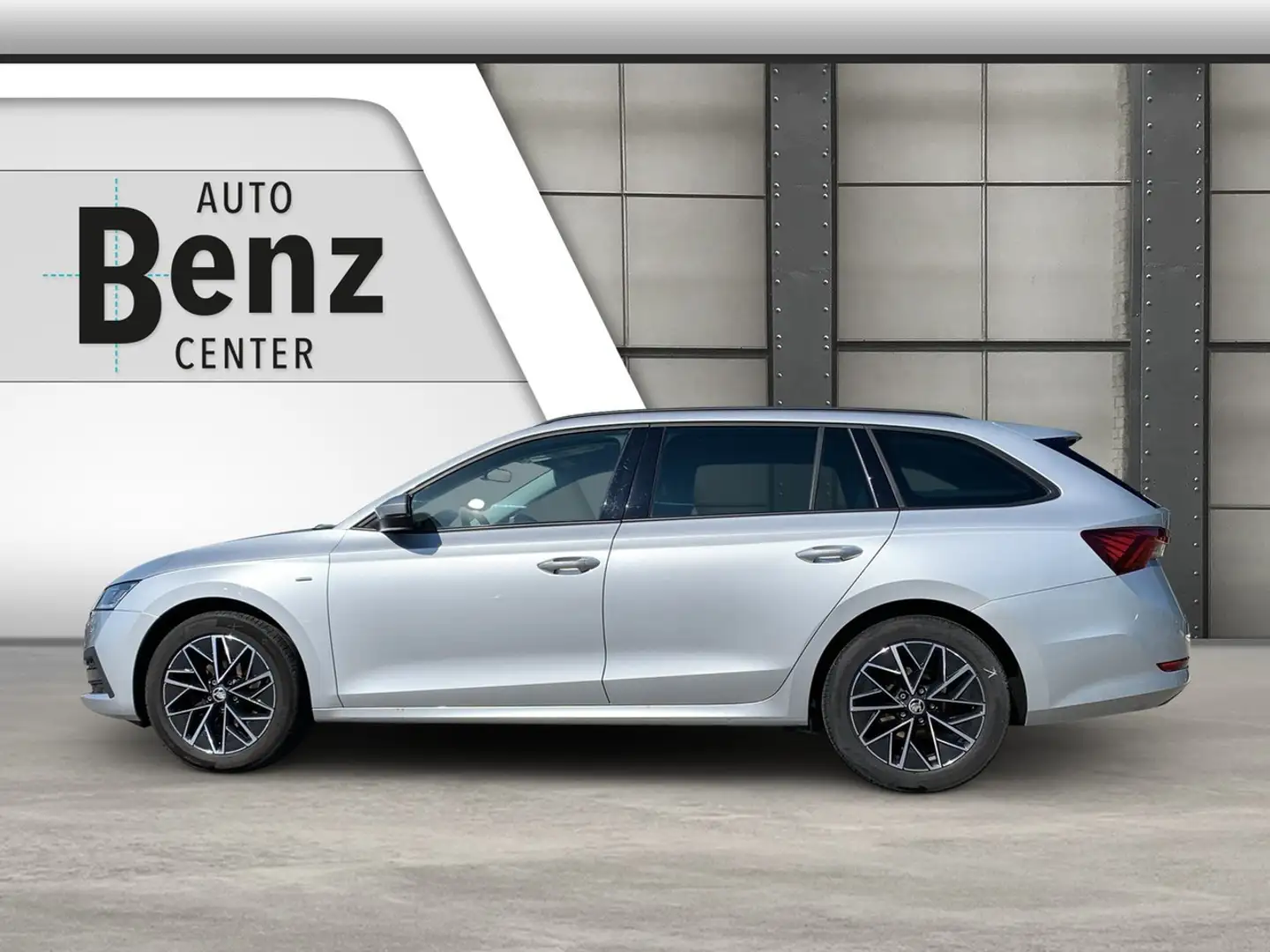 Skoda Octavia Combi 2.0 TDI Clever *MATRIX*NAV*ACC*R.KAM*ALA* Stříbrná - 2