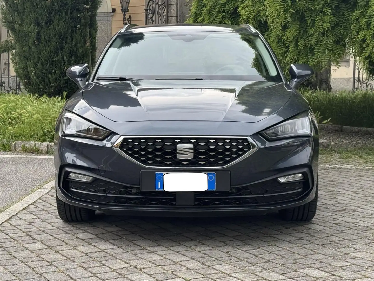 SEAT Leon Sportstourer 1.5 eTSI 150 CV DSG Xcellence Grigio - 2