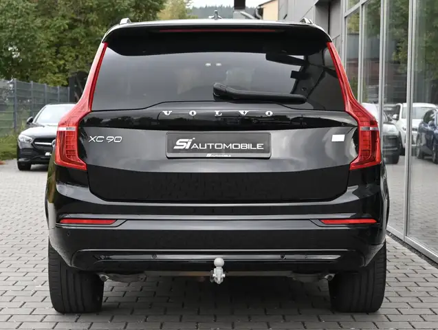 Volvo XC90 view 4