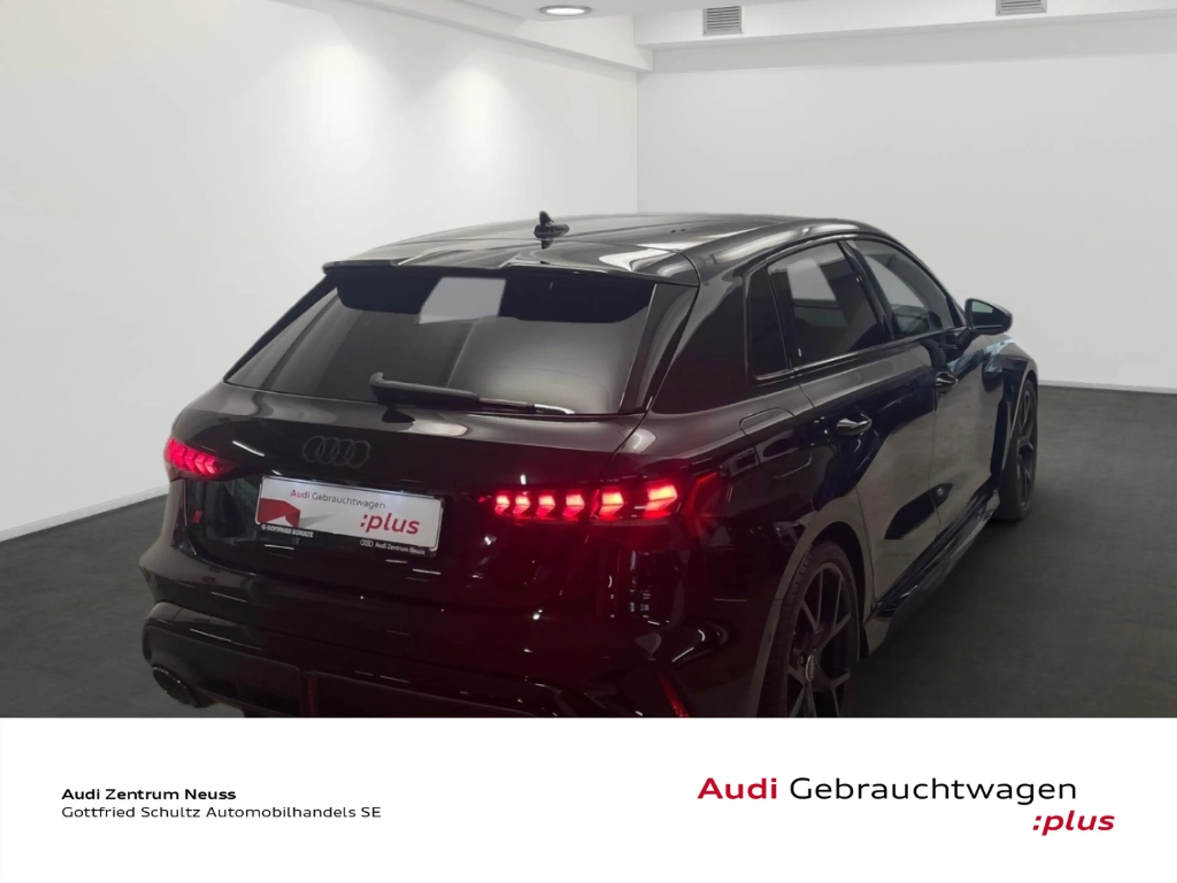 Audi RS3 Sportback QUATTRO 400 PS S tronic PANO CARPLAY KAM — photo 4