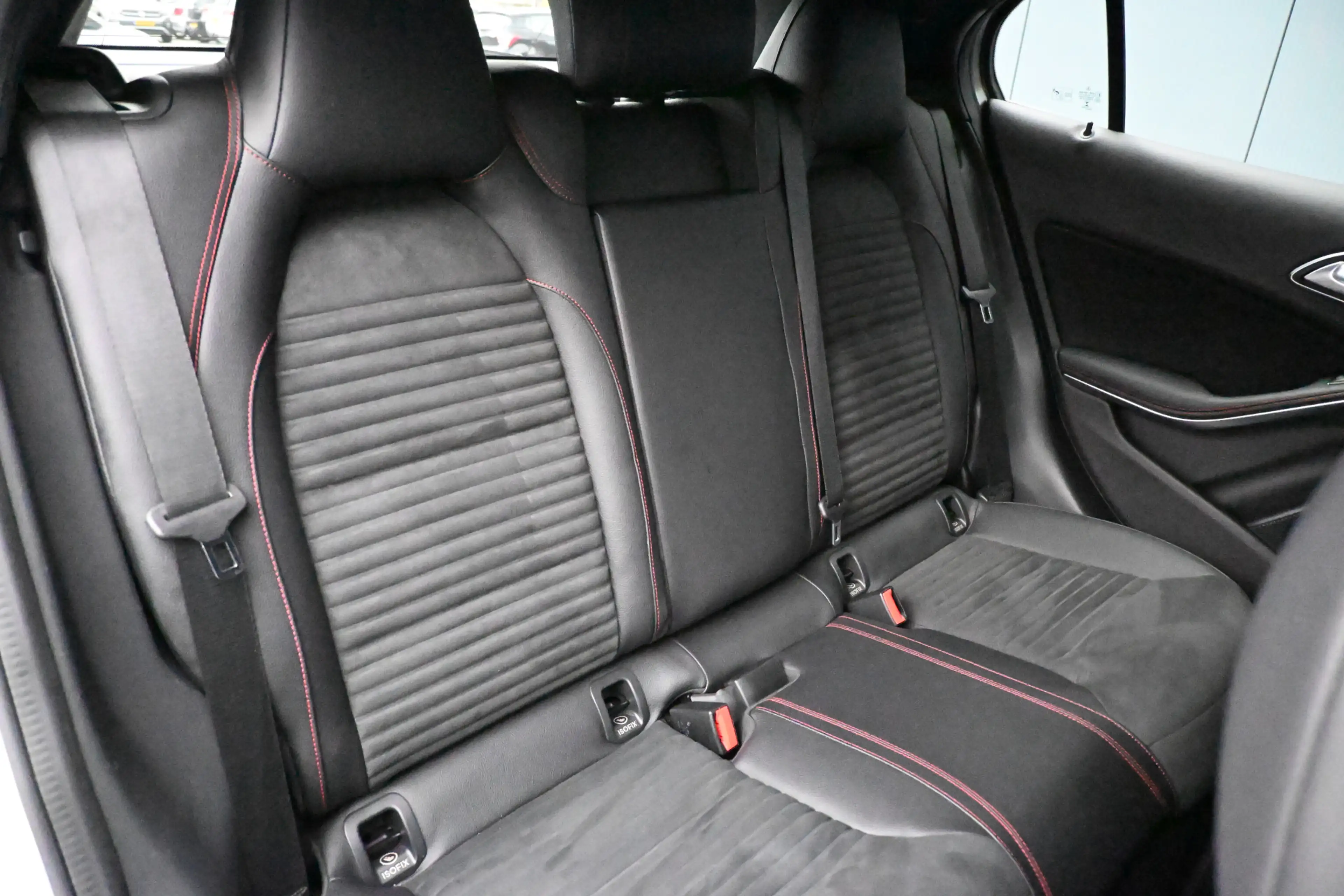 Mercedes-Benz GLA 180 Business Solution amg carplay trekhaak — photo 24