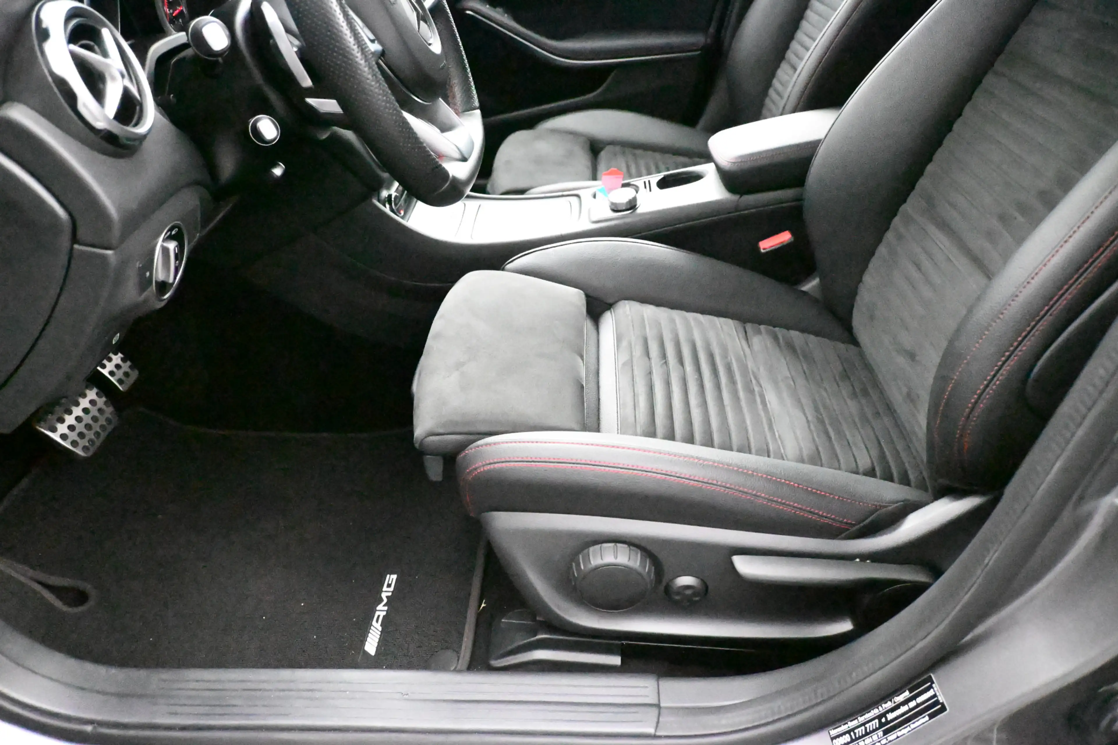 Mercedes-Benz GLA 180 Business Solution amg carplay trekhaak — photo 35