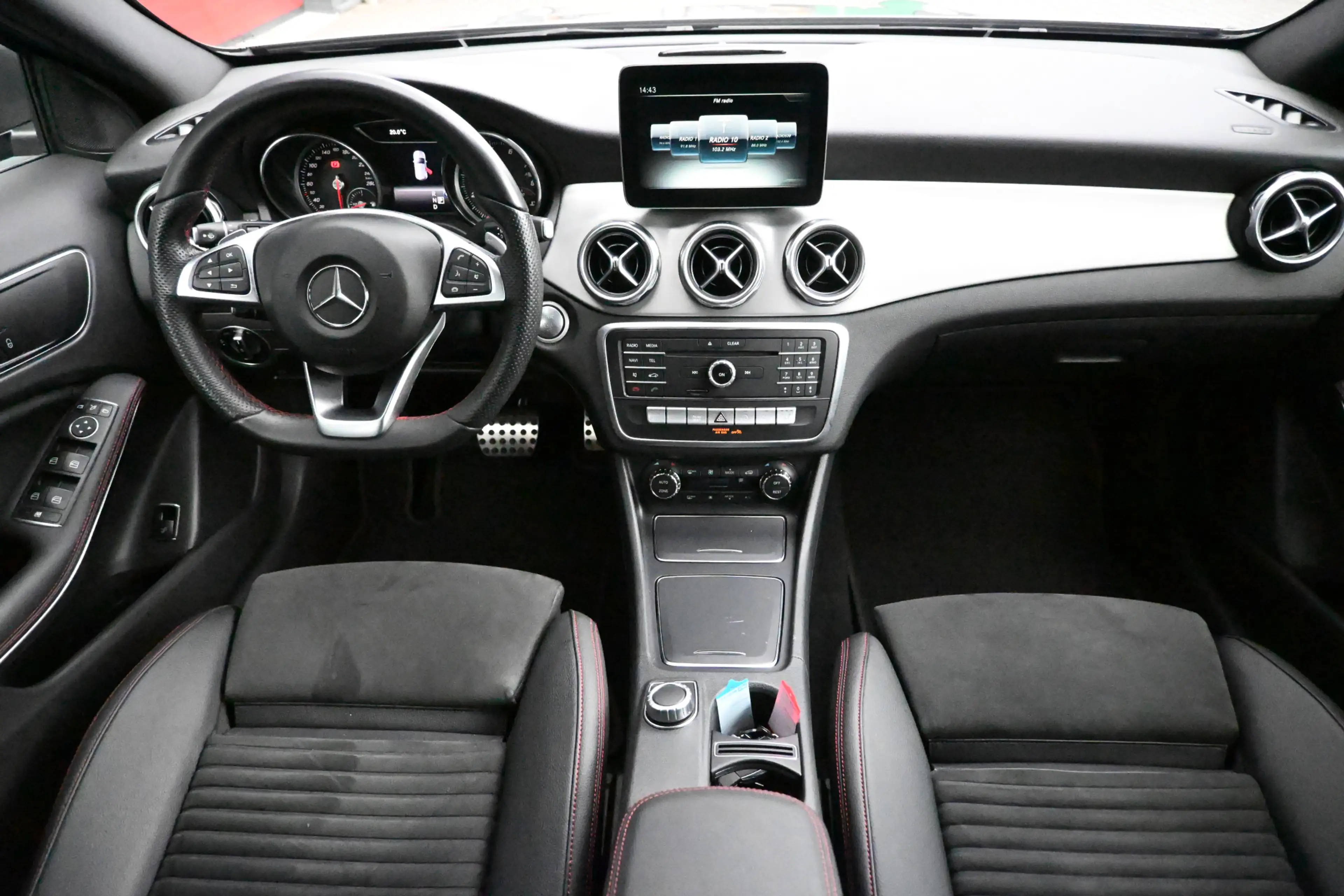 Mercedes-Benz GLA 180 Business Solution amg carplay trekhaak — photo 4
