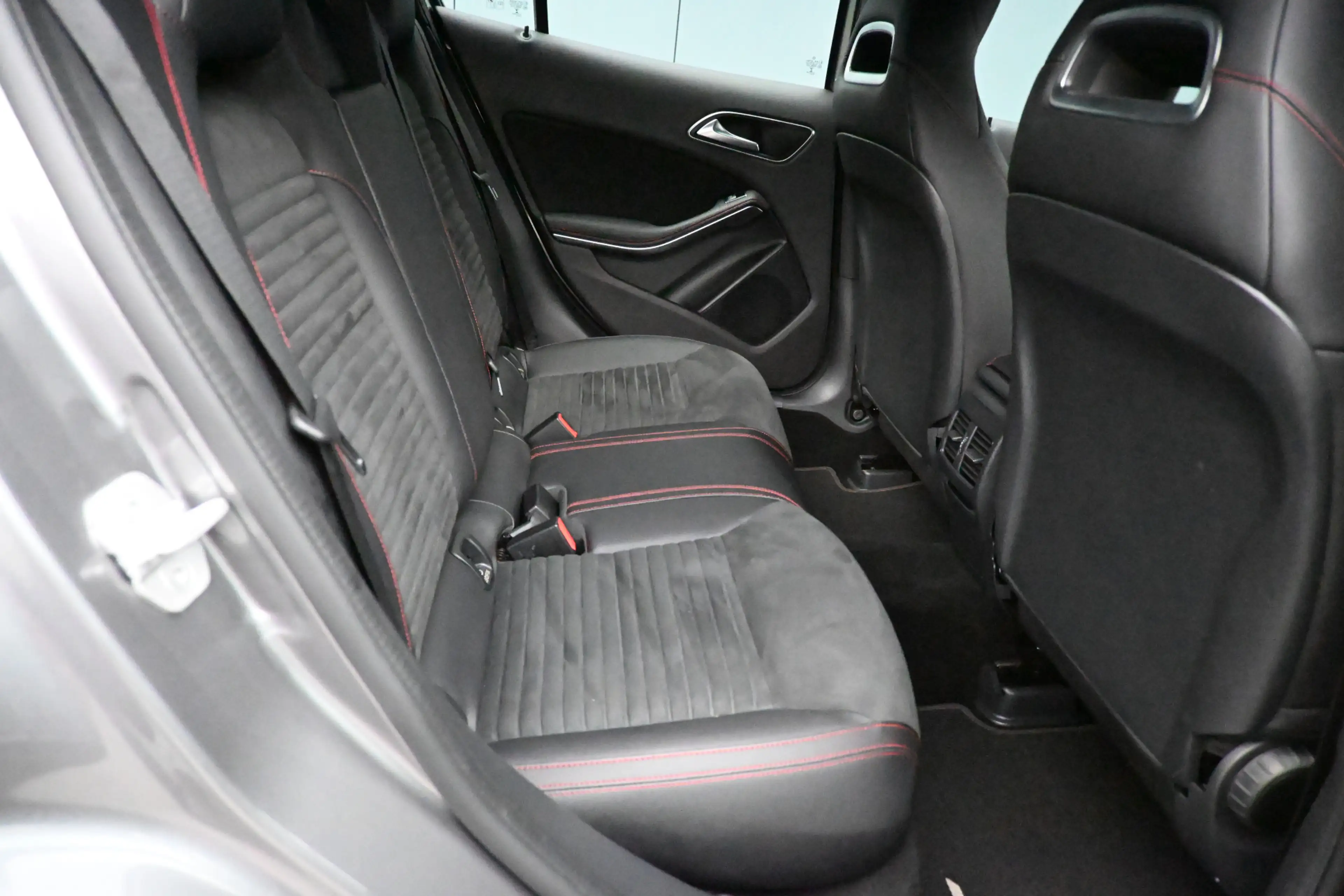 Mercedes-Benz GLA 180 Business Solution amg carplay trekhaak — photo 23