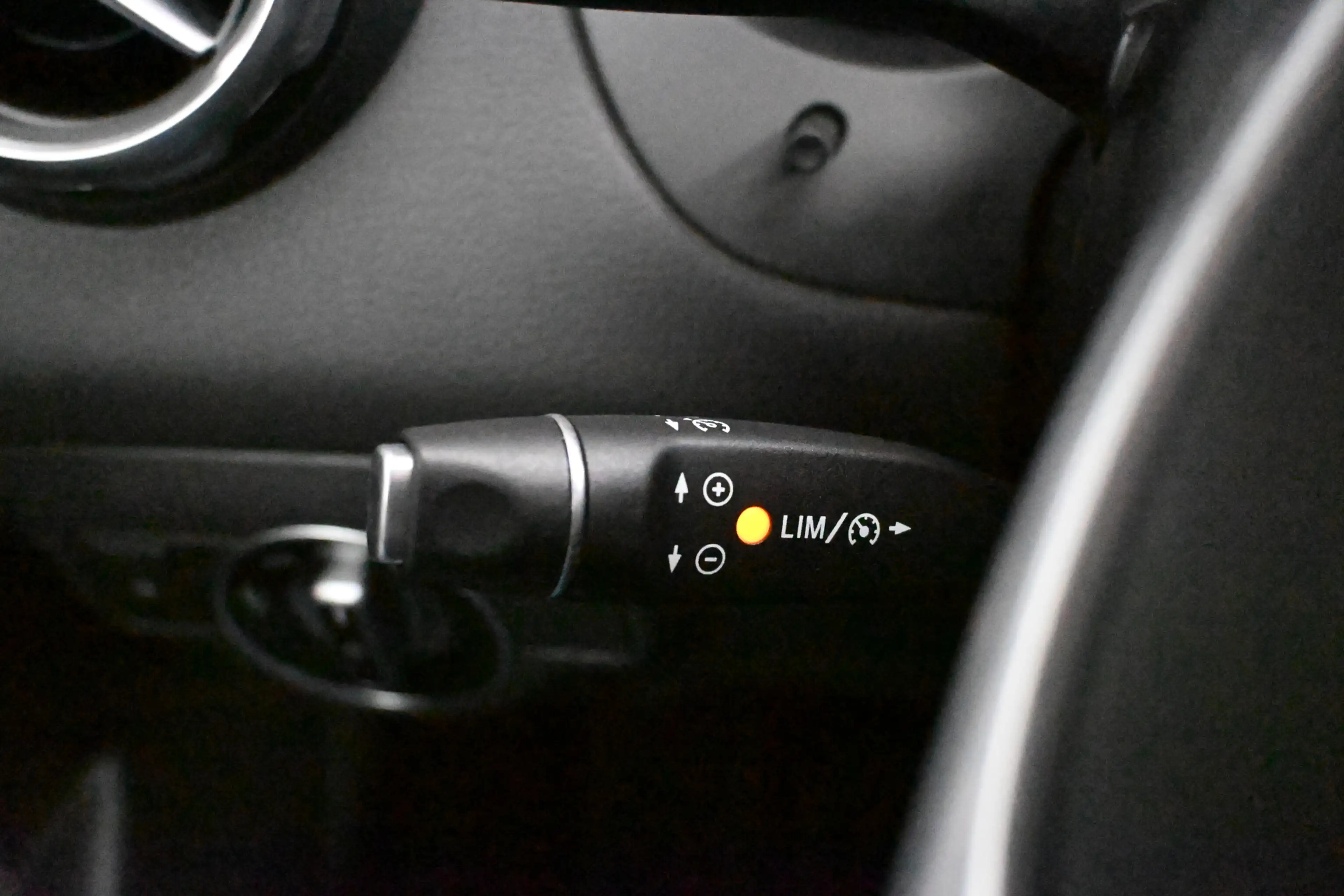 Mercedes-Benz GLA 180 Business Solution amg carplay trekhaak — photo 38